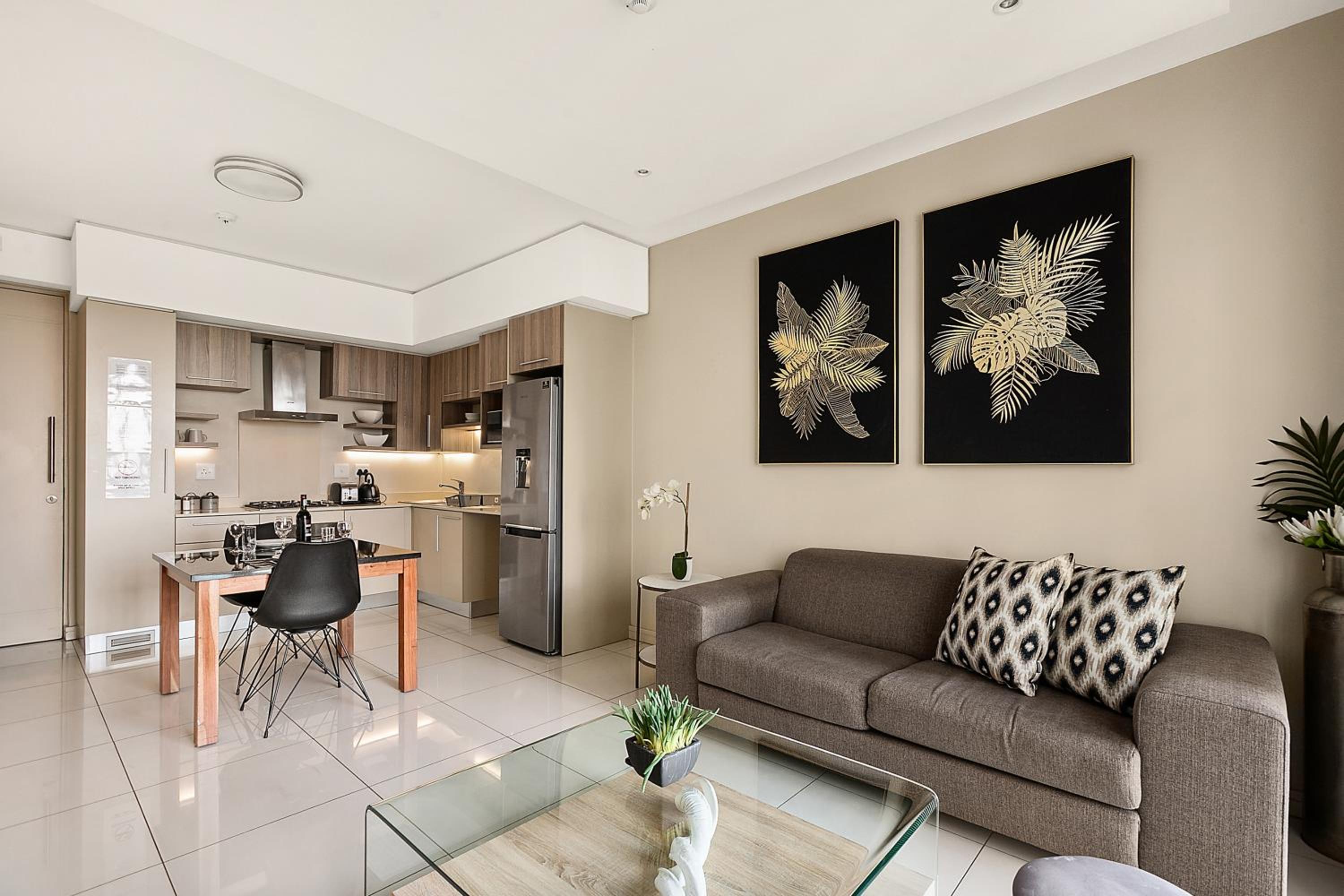 Easy Stay - The Tyrwhitt Rosebank