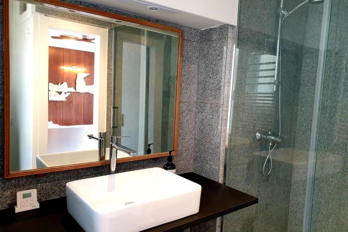 Bright & Modern Studio With Great Sun Exposure