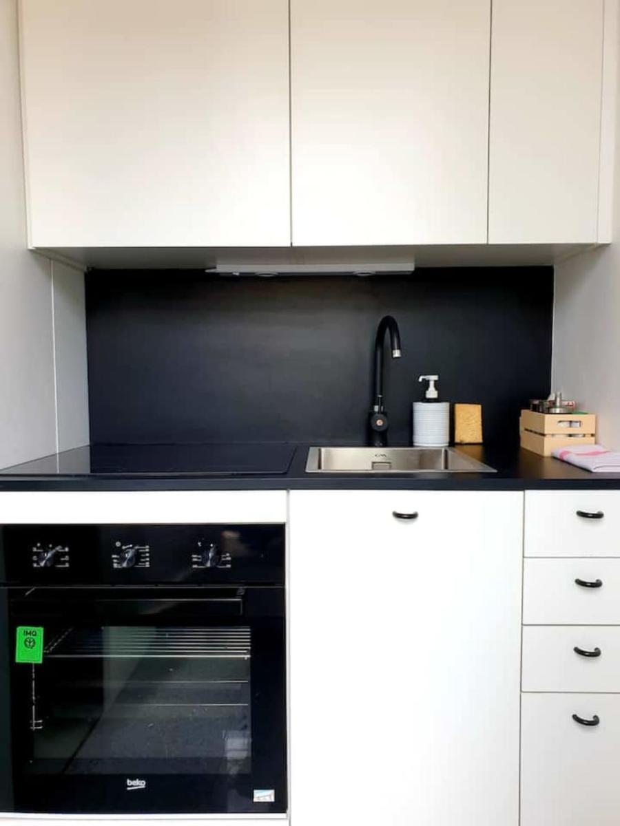 Bright & Modern Studio With Great Sun Exposure