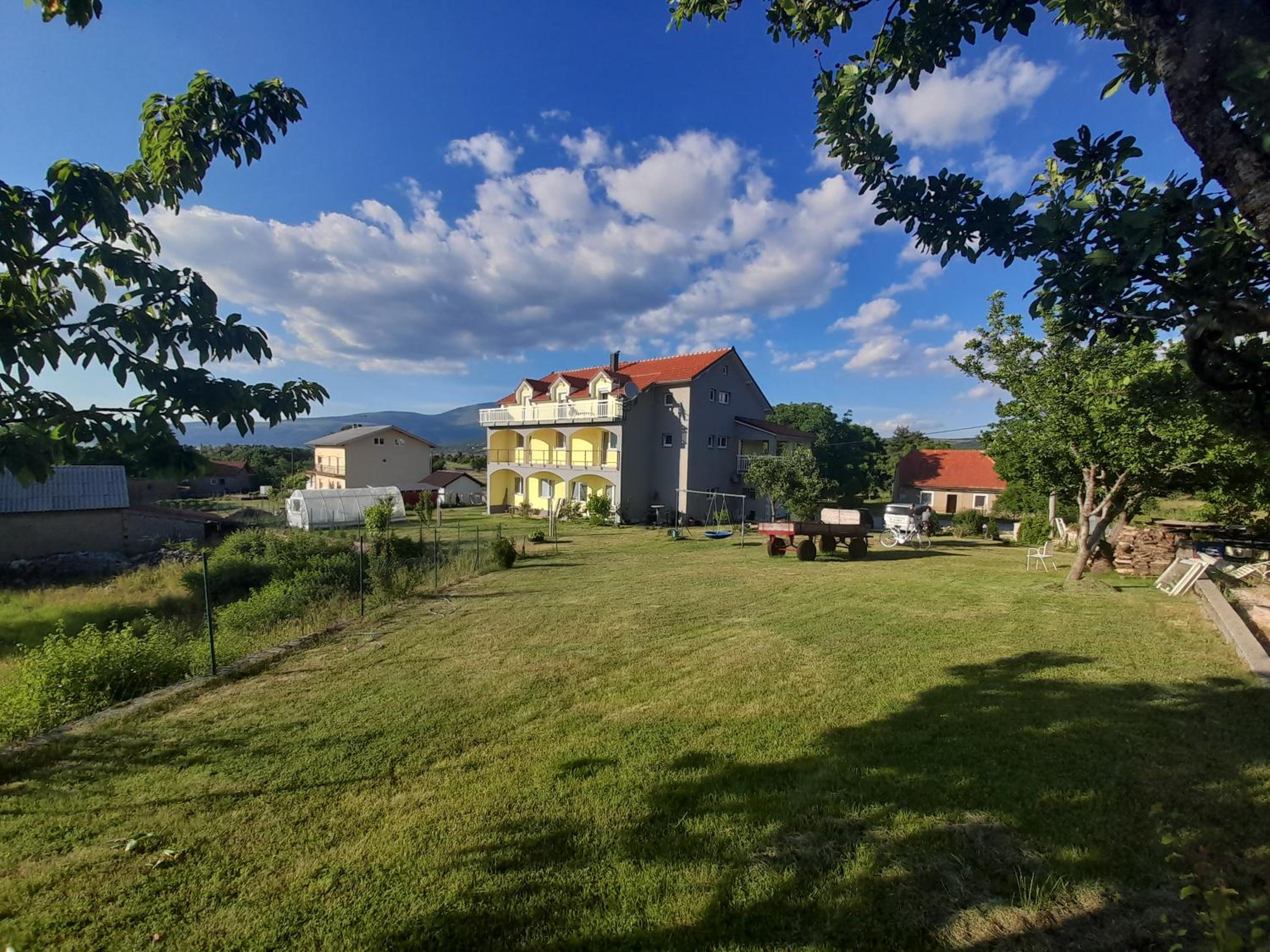Apartmani Mamić view 2