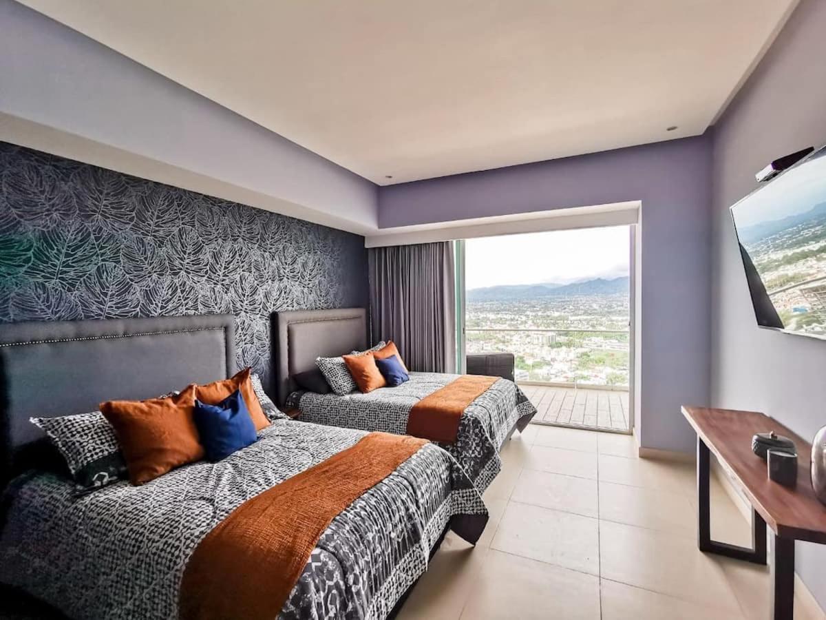 Icon Vallarta- PH rooftop with Jacuzzi!