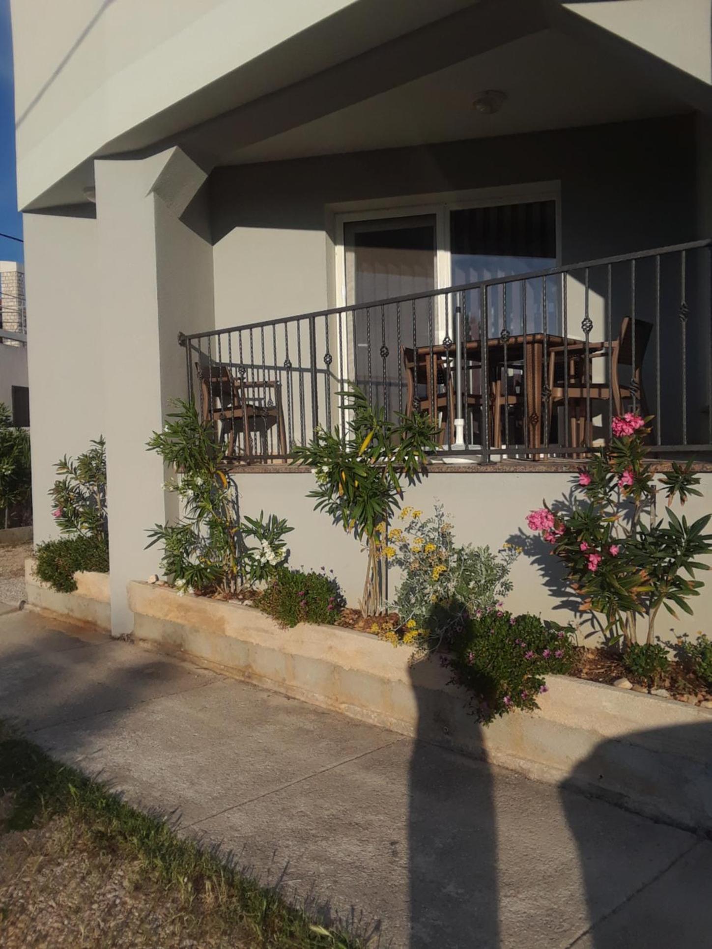 New Kosljun Apartment short walk to Beach view 3