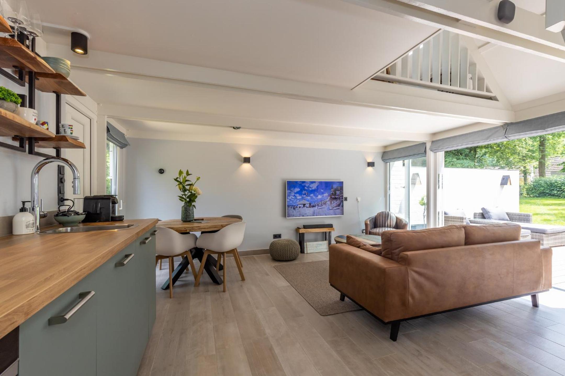 Limburg Lux 90 view 3