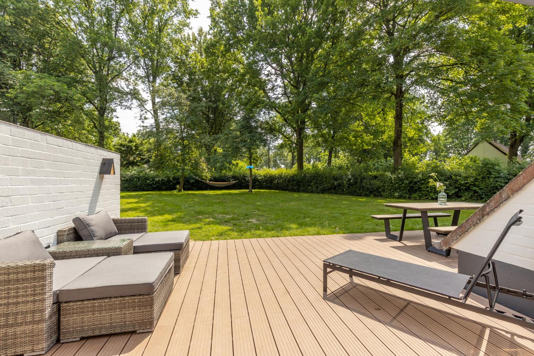 Limburg Lux 90 view 5