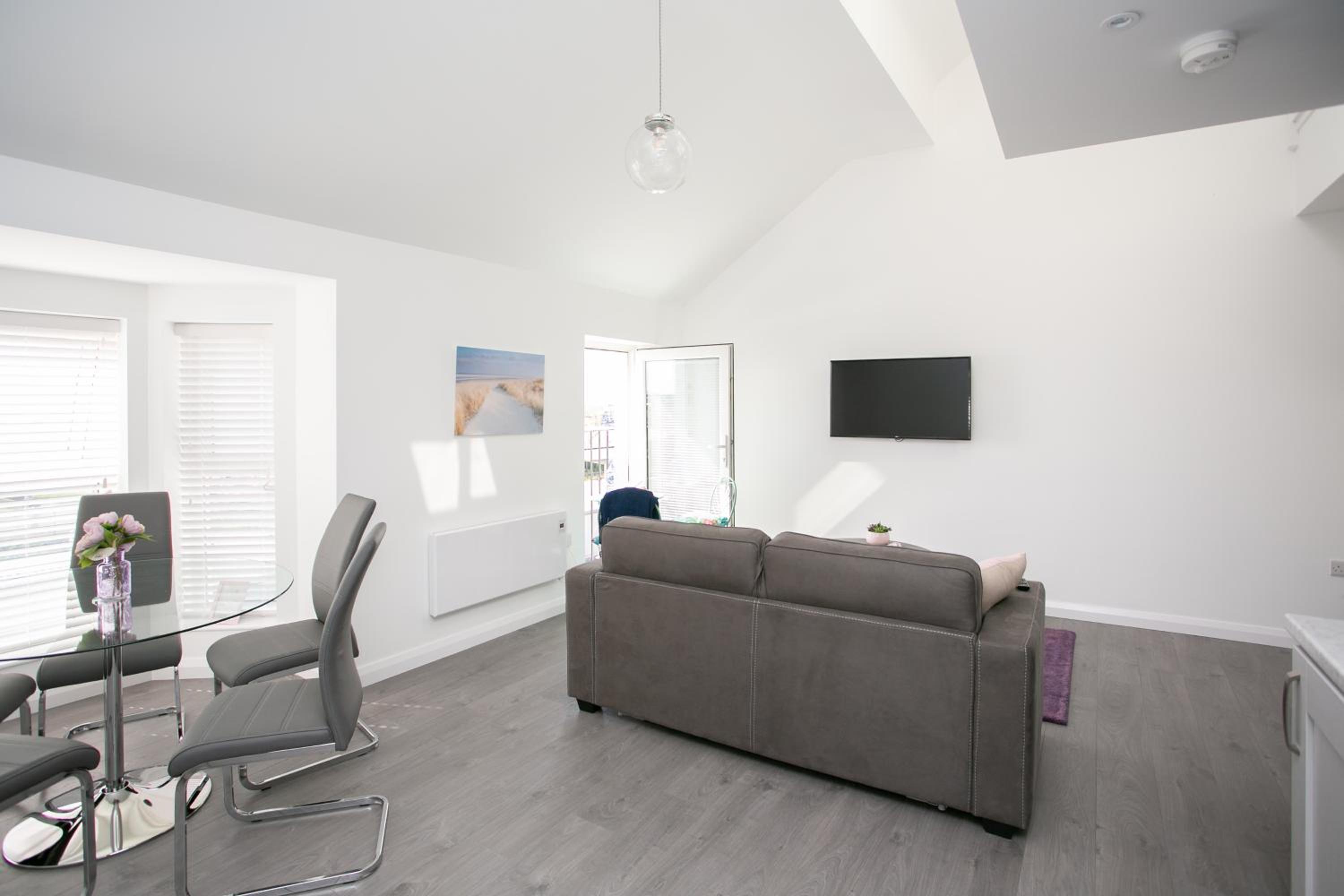 107 Eglinton Street view 2
