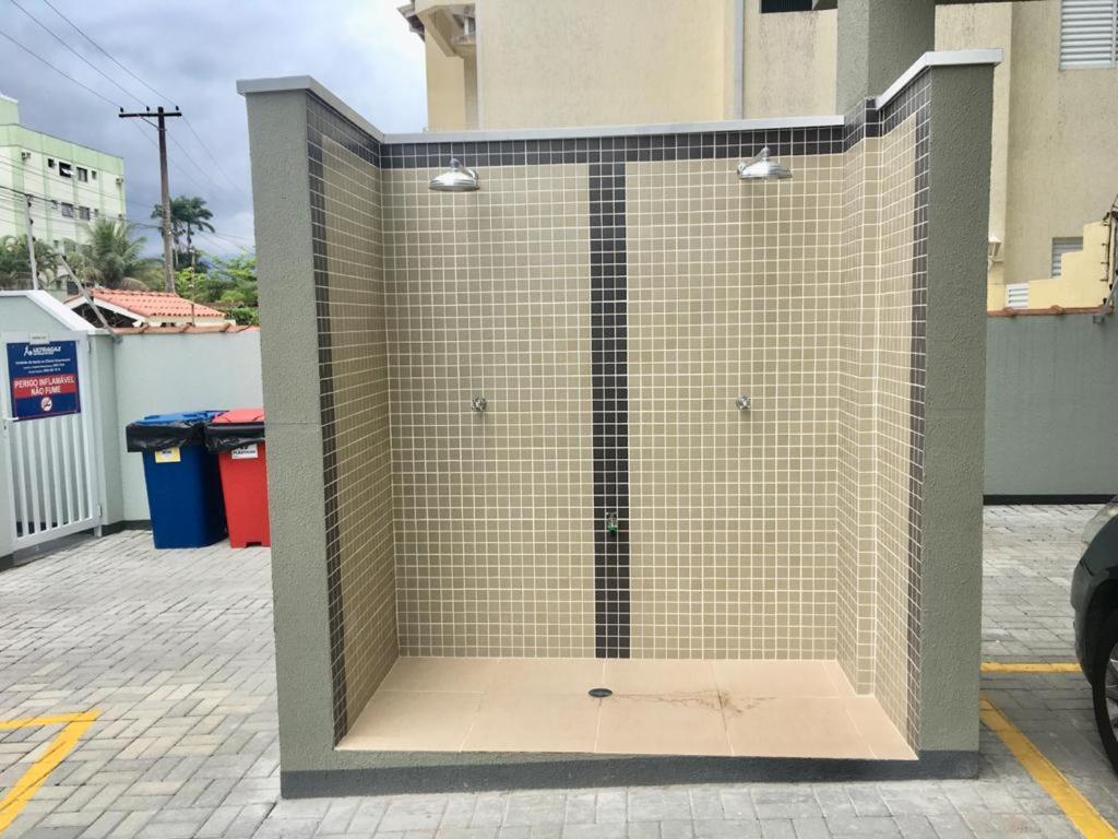 Hotel Apto no Itaguá - Varanda Gourmet e Lazer completo - Image 1