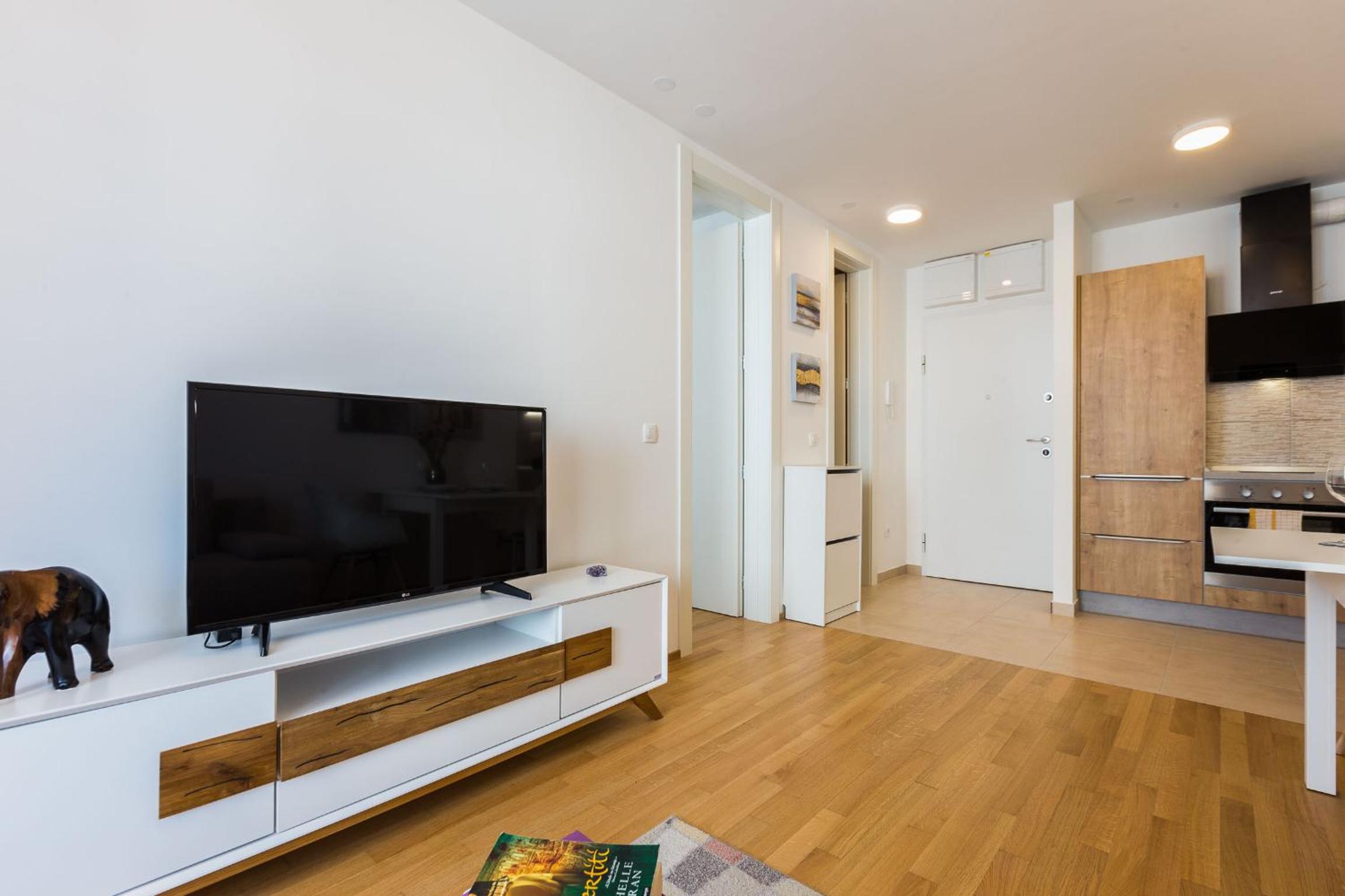 Tanja modern apartment with balcony and parking garage view 4