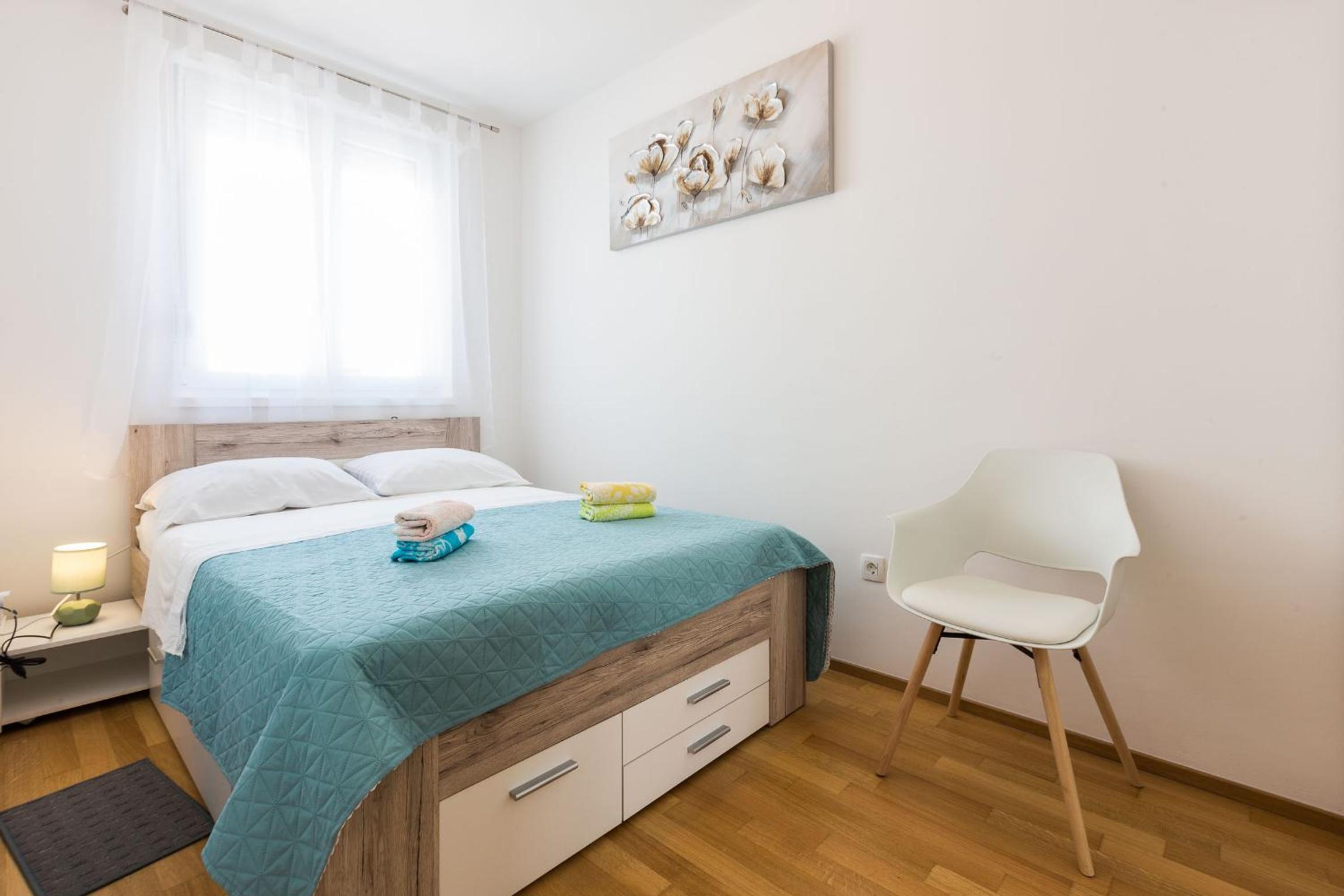 Tanja modern apartment with balcony and parking garage view 5