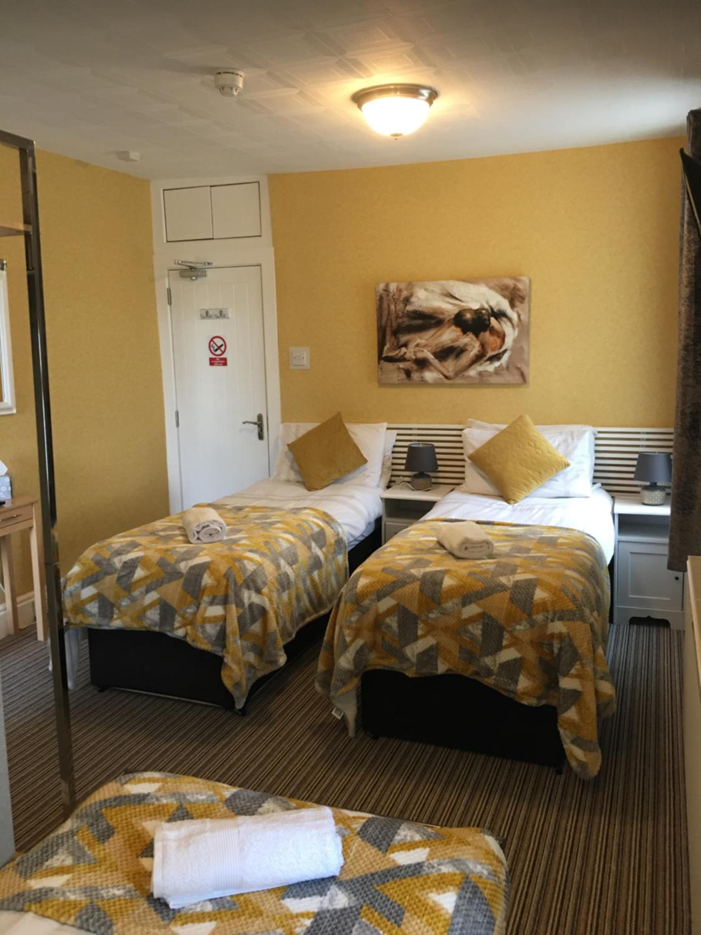 Glenheath Hotel