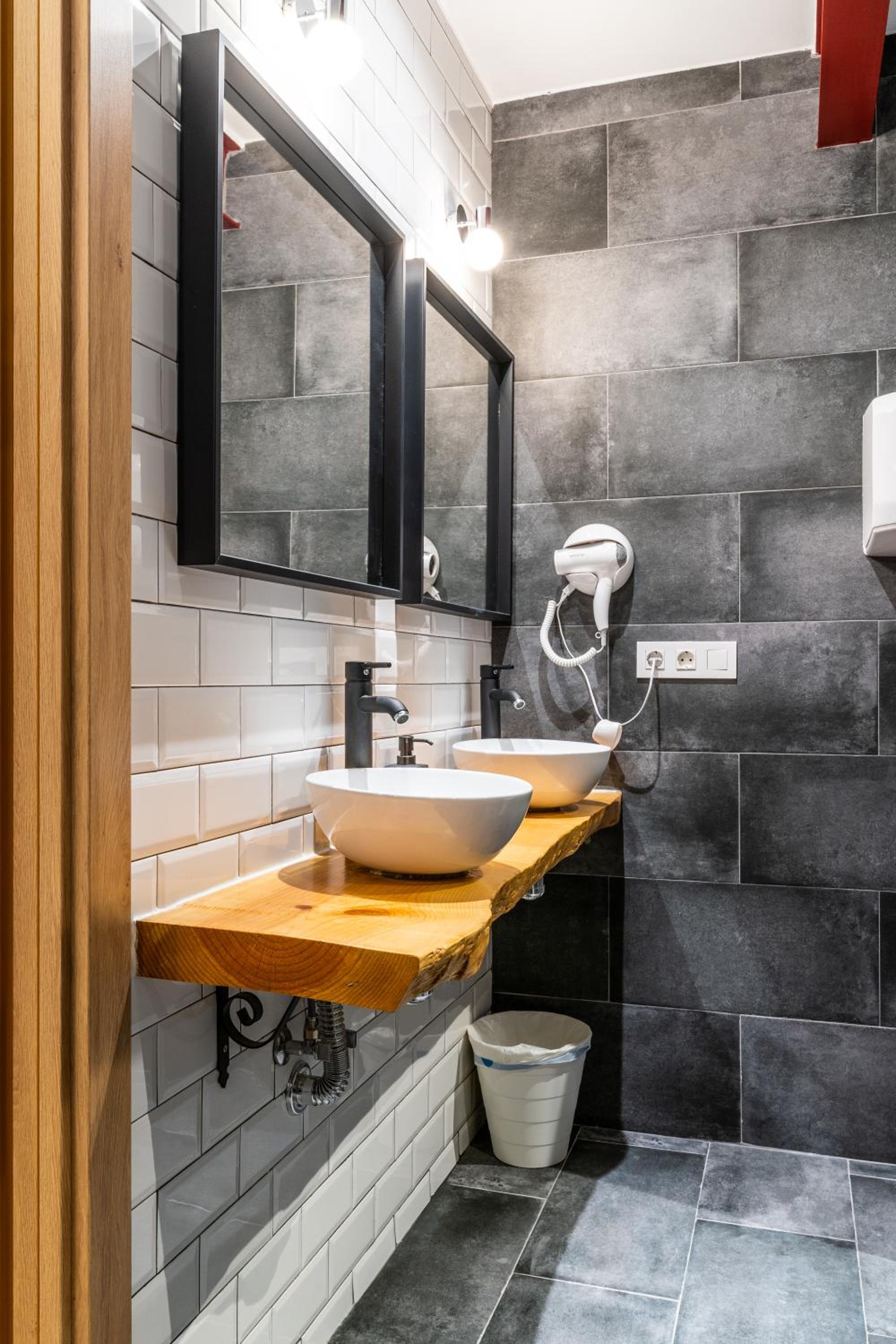 Four Rooms Hostel, photo 8