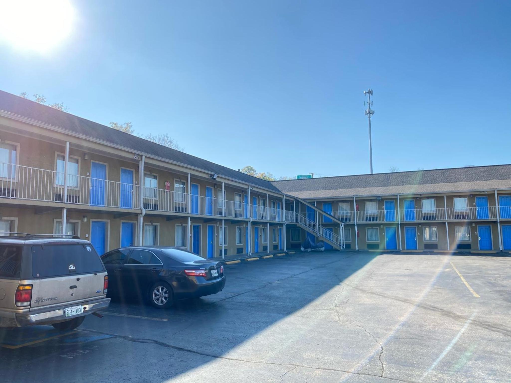 Quarters Inn Suites - Property Image 15
