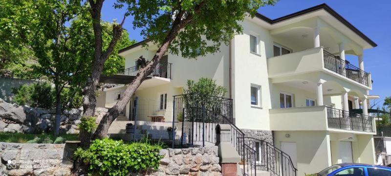 Apartment Kyra view 2