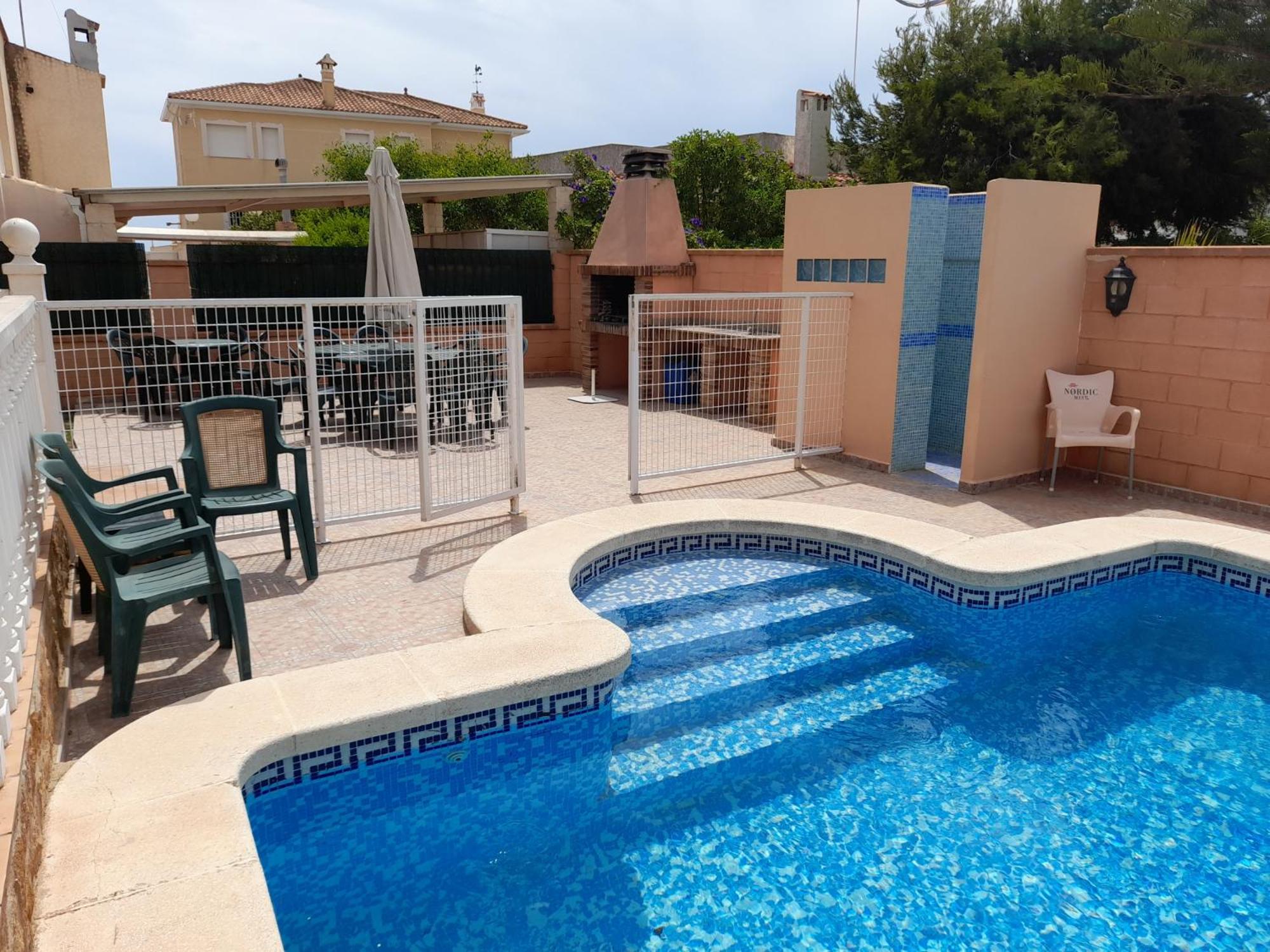 CHALET MUY CERCA DE LA PLAYA CON PISCINA PRIVADA view 5