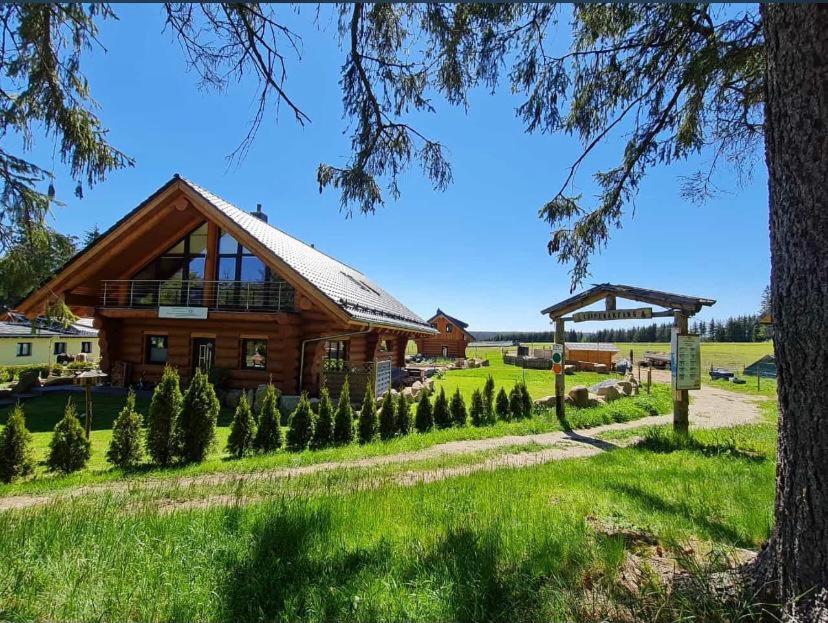 Naturstammhaus und Appartements Zum Brockenbaecker