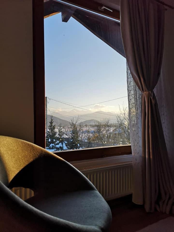 Casuta-Lacului view 4