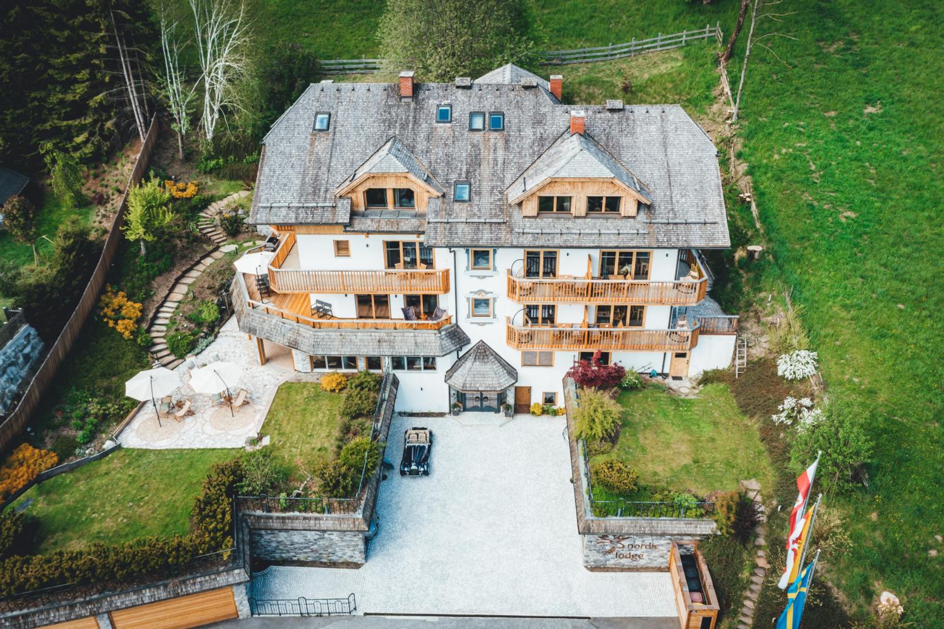 Nordic Lodge - Suite Hotel