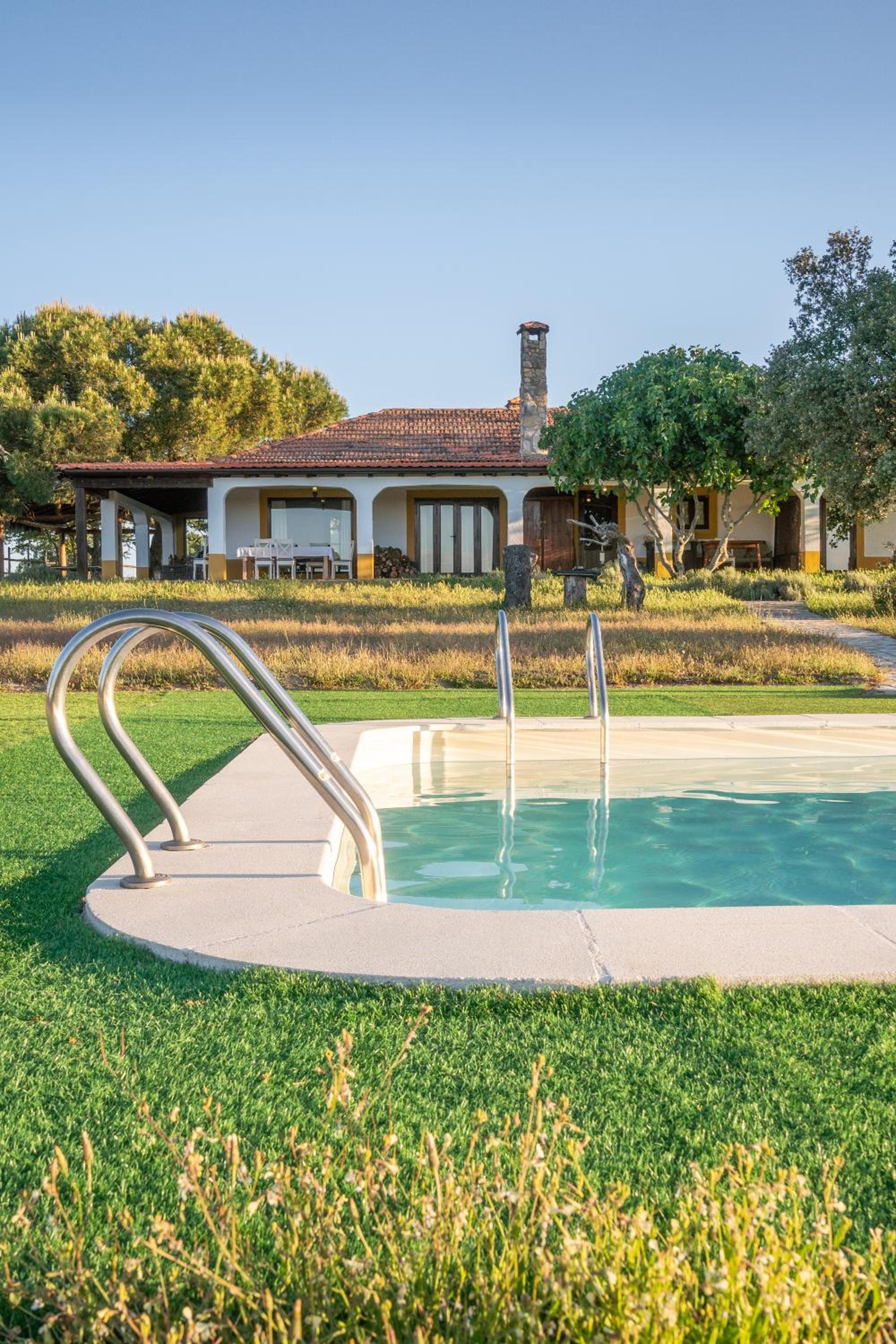 Hotel Eco-Lodge En La Reserva Privada Campanarios De Azaba - Proyecto De Conservacion