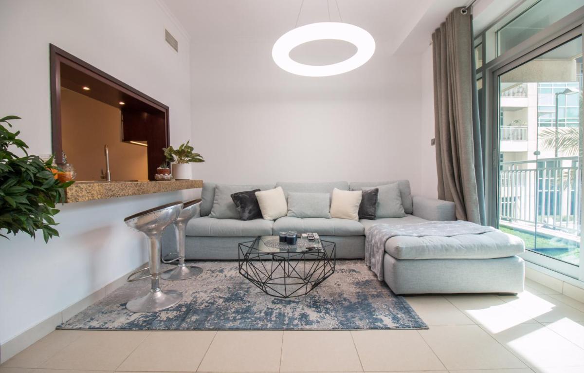 Luxury studio at Downtown! Full Burj Khalifa View! Burj Views L