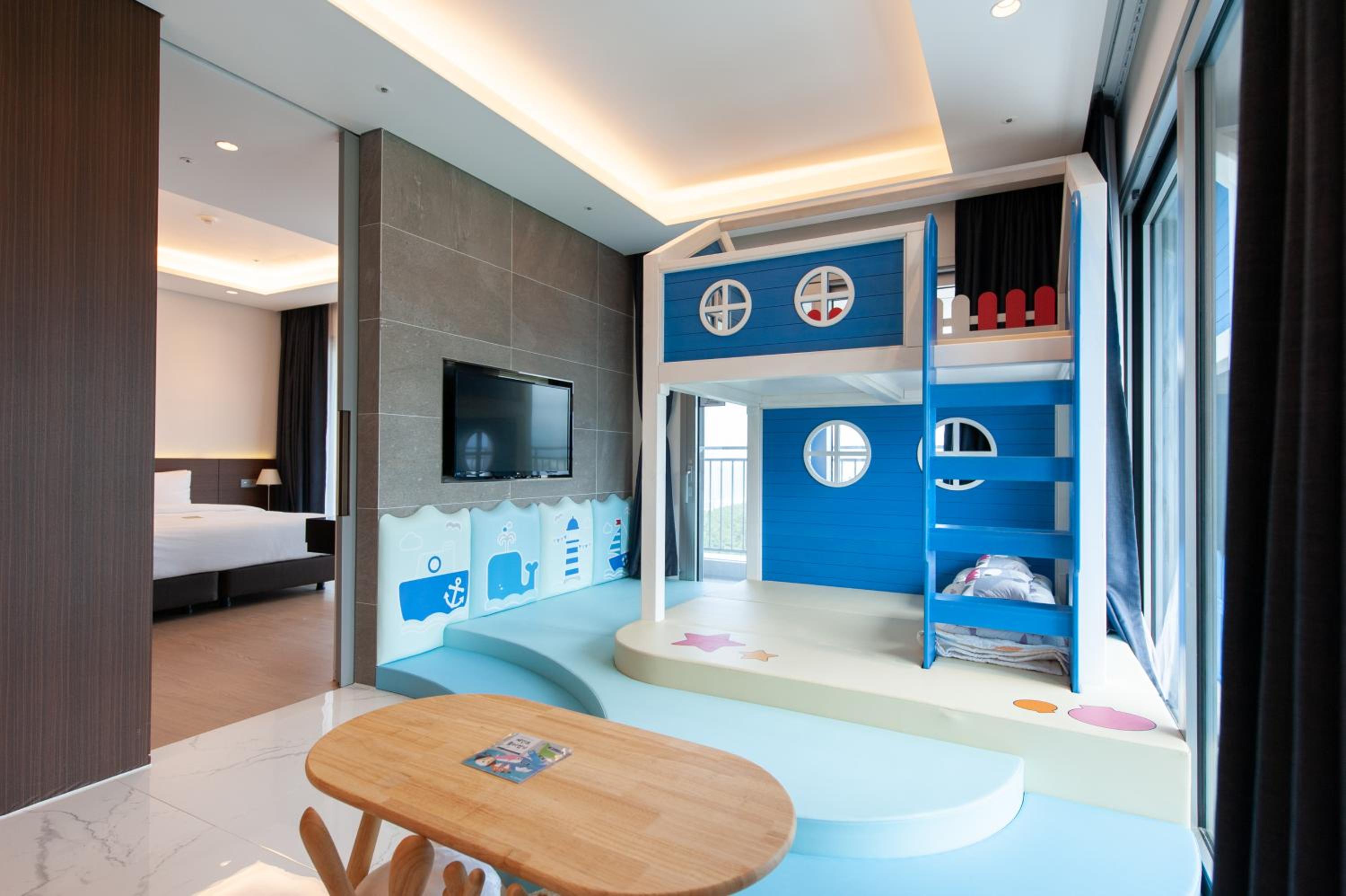 St. John's Hotel 72