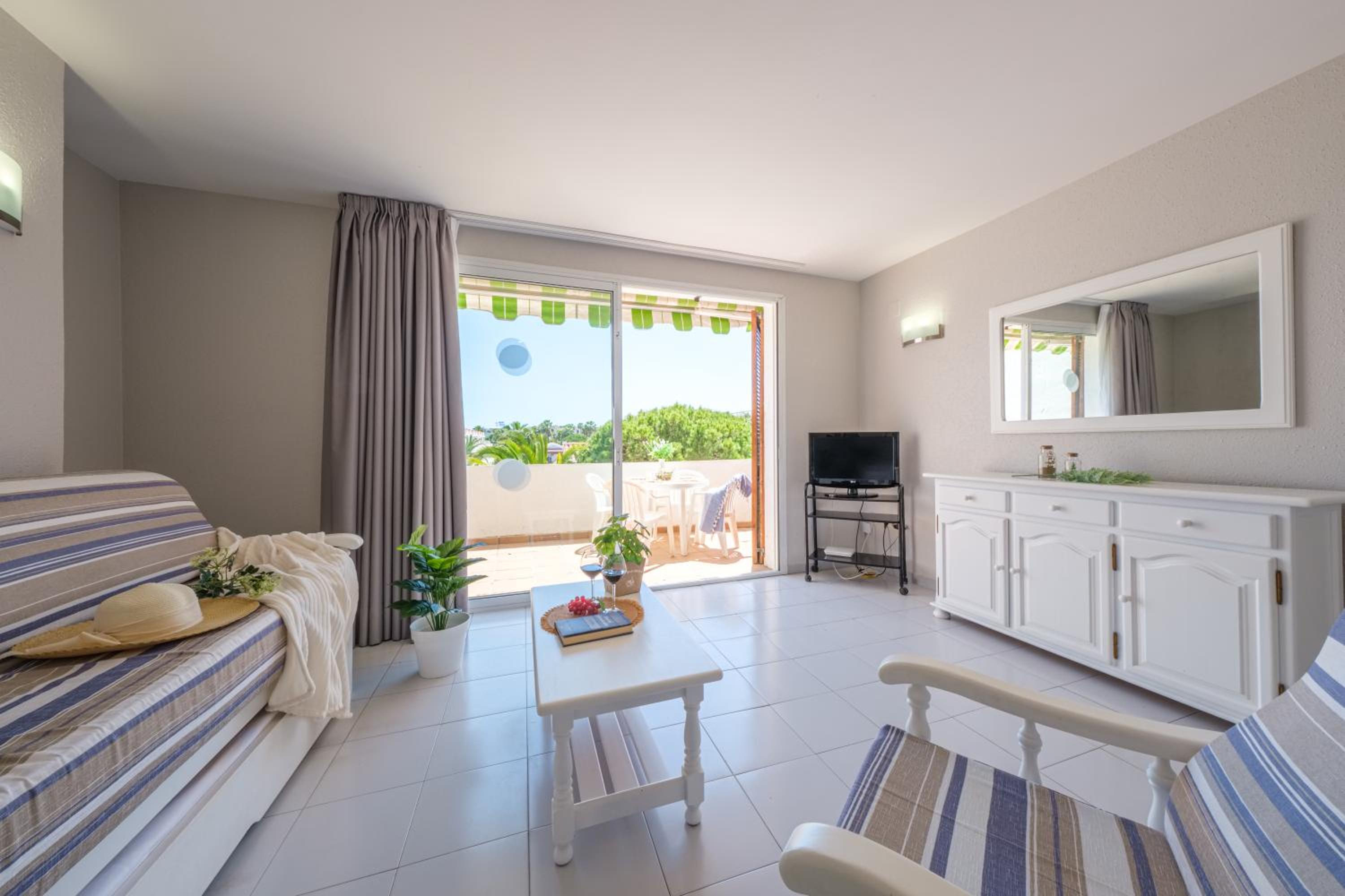 Apartamentos Estival Park