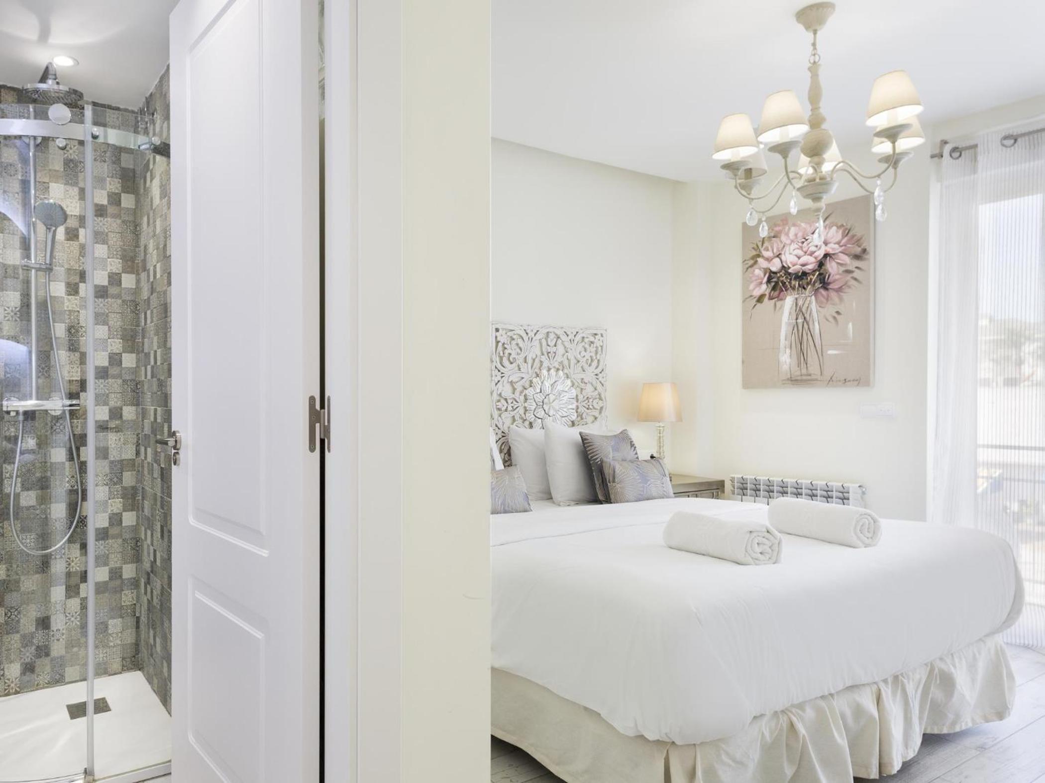 Sitges Spaces Mediterranean Apartments 5 Bedrooms, 4 Bathrooms, 75M2 Terrace, Centre Sitges- Sleeps 11 photo 2