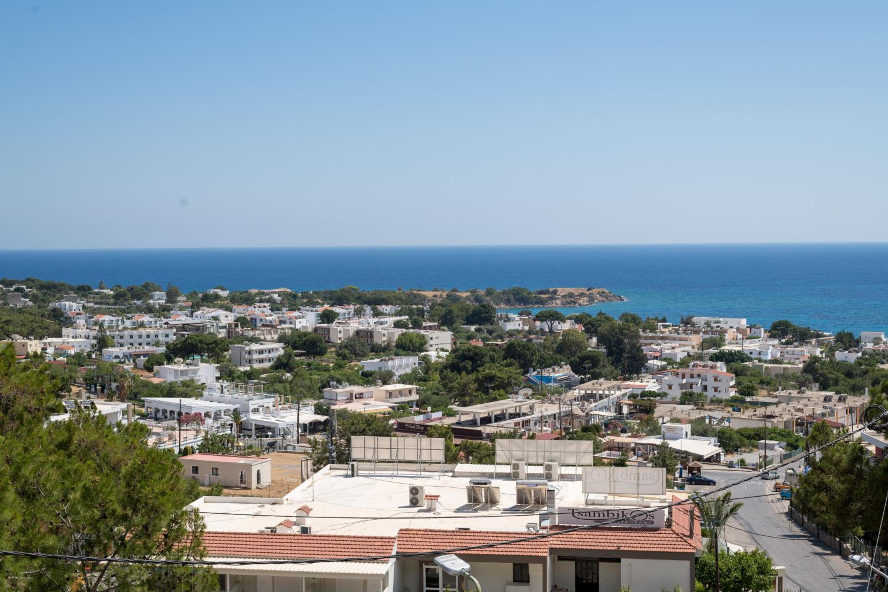 Hotel Pefkos View Apartments - Image 1