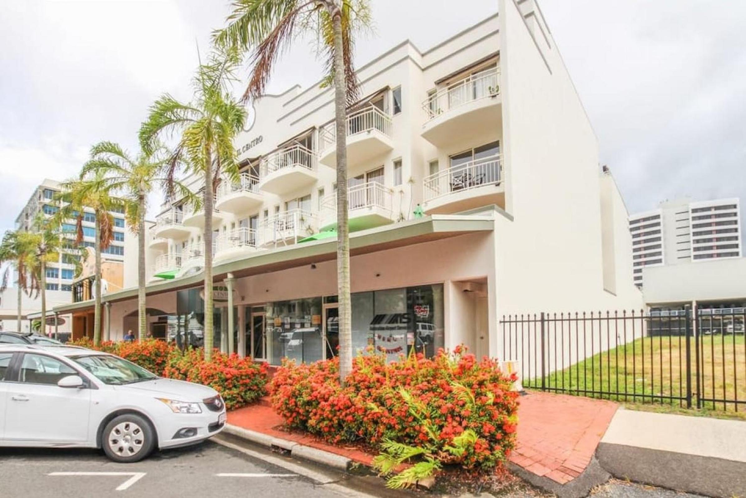 Hotel Inner City One Bedroom Apartment 27 - Image 1