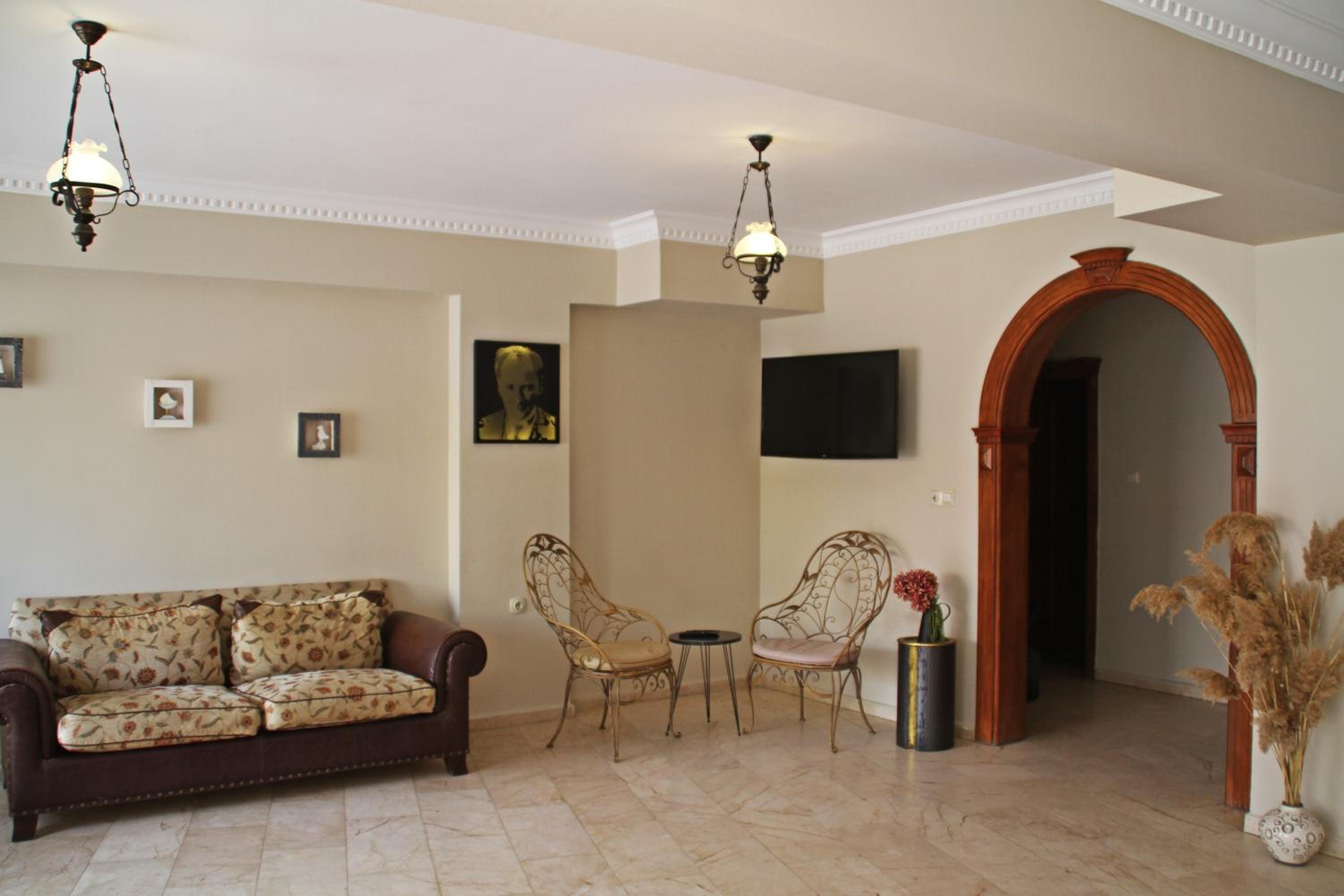 Rosy Suites Hotel - Image 16