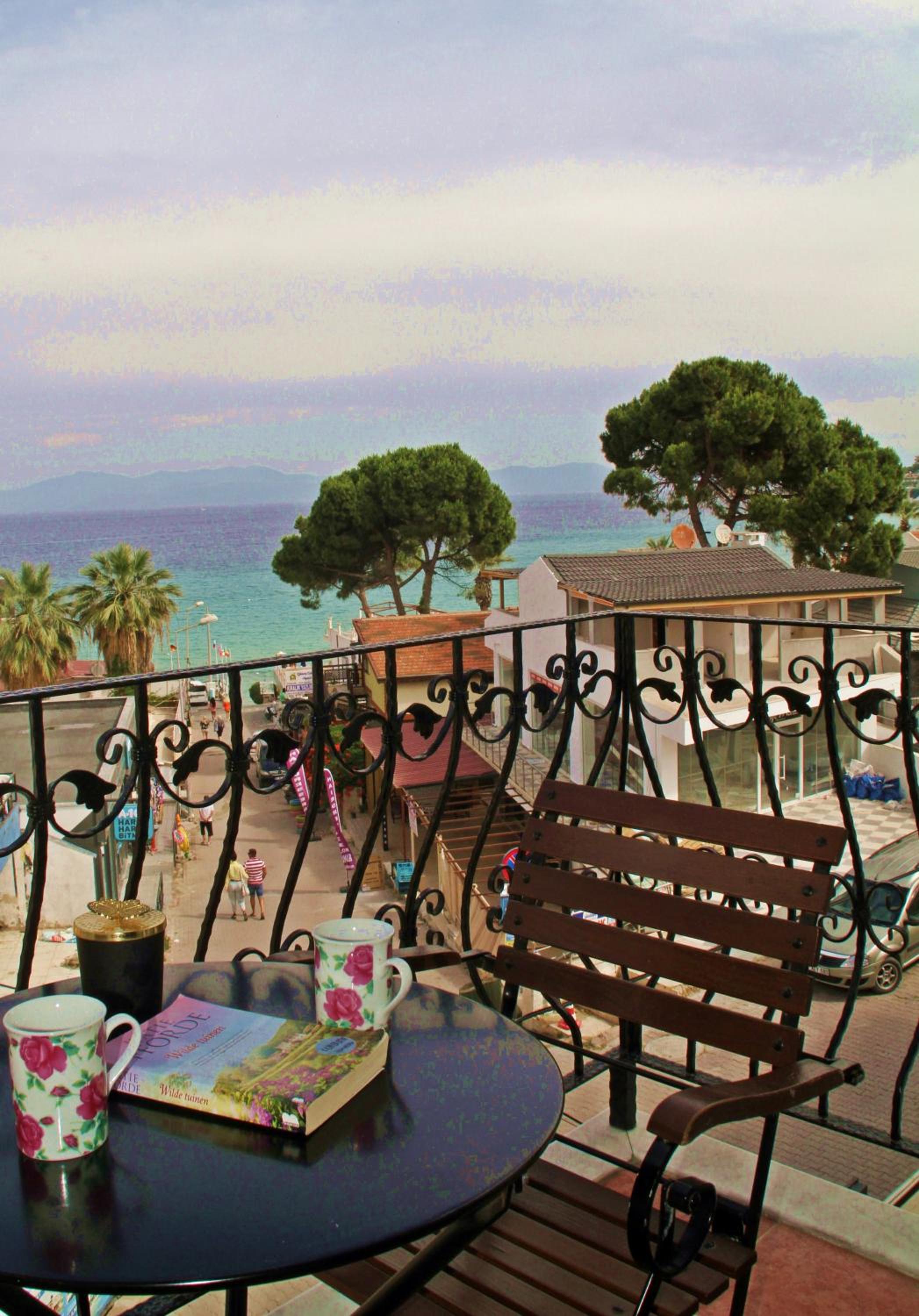Rosy Suites Hotel - Image 22