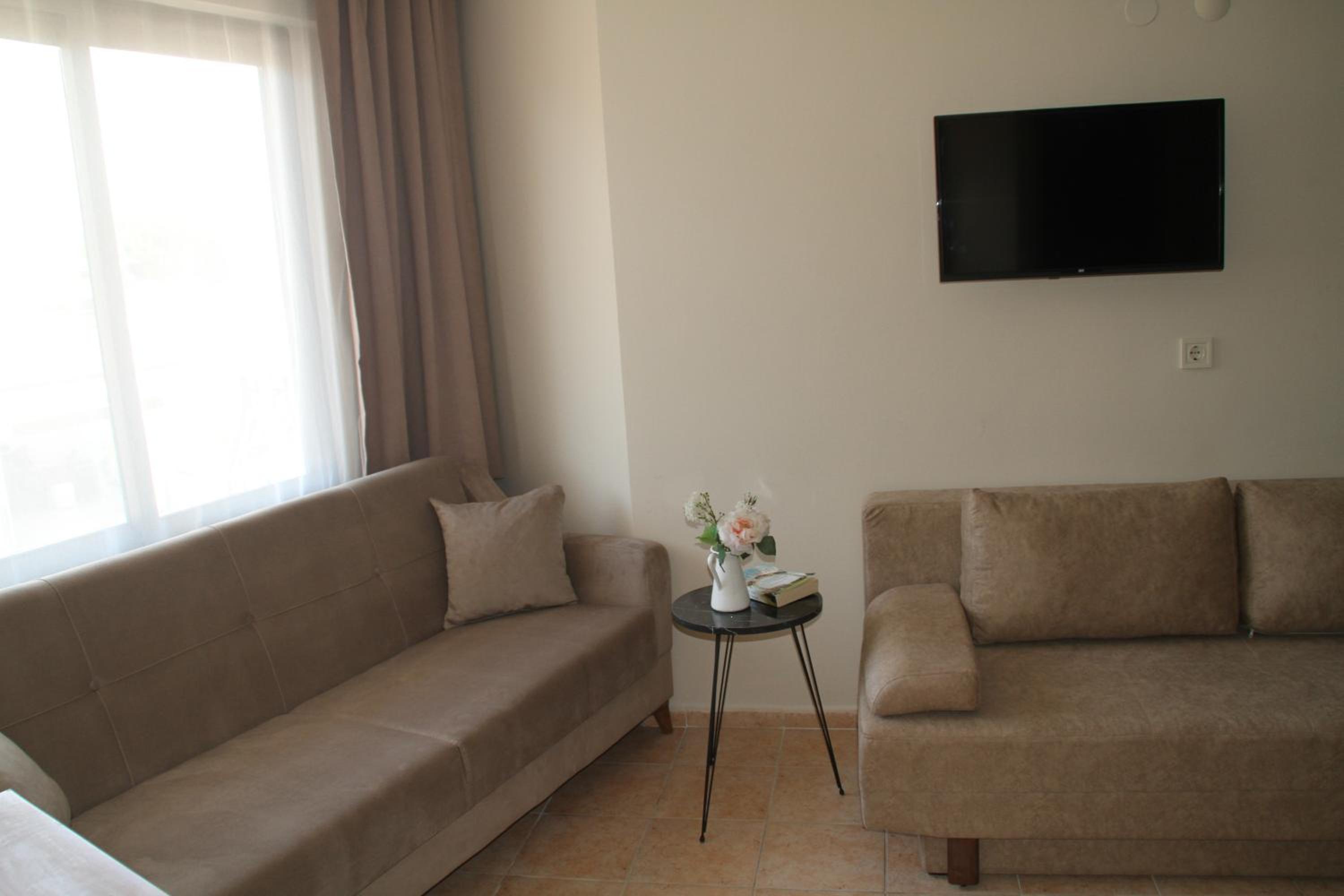 Rosy Suites Hotel - Image 30