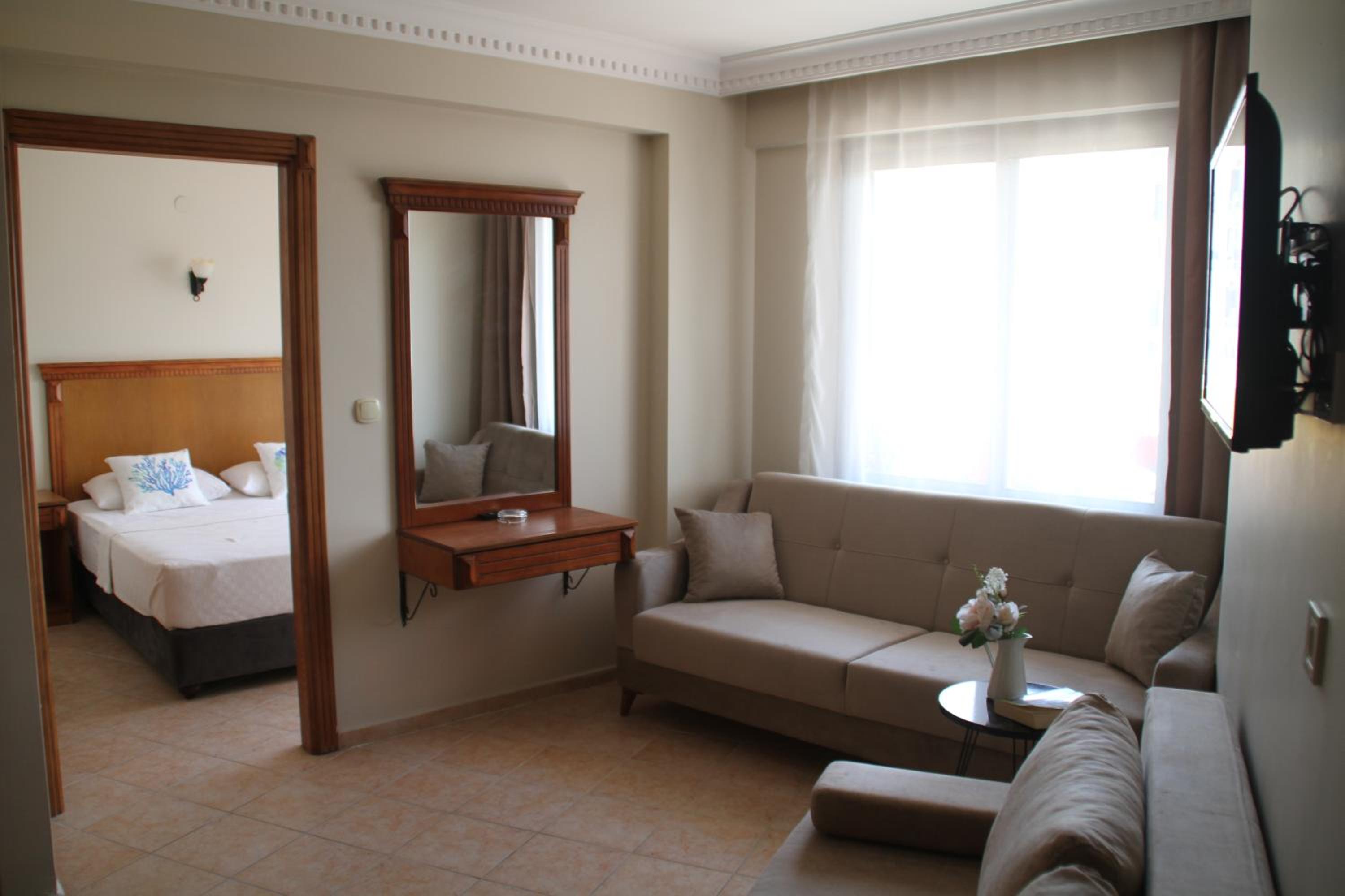 Rosy Suites Hotel - Image 29