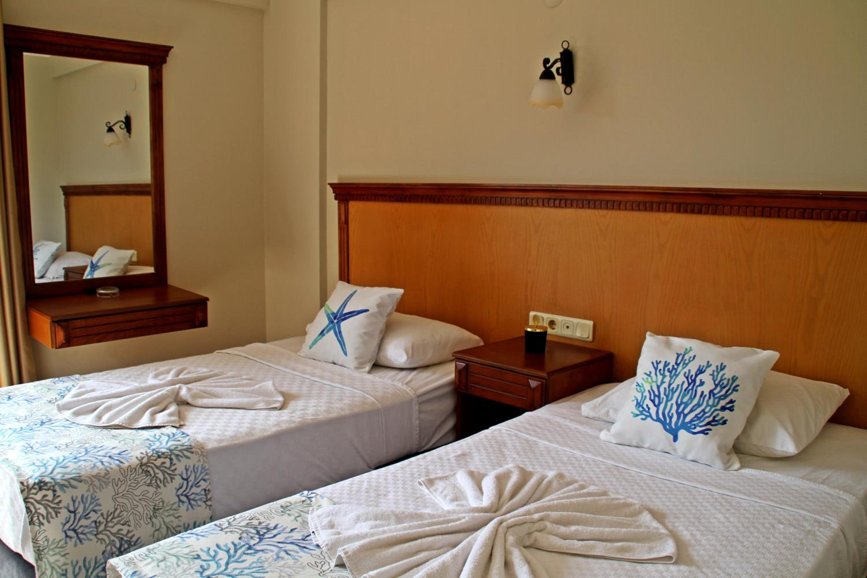 Rosy Suites Hotel - Image 32