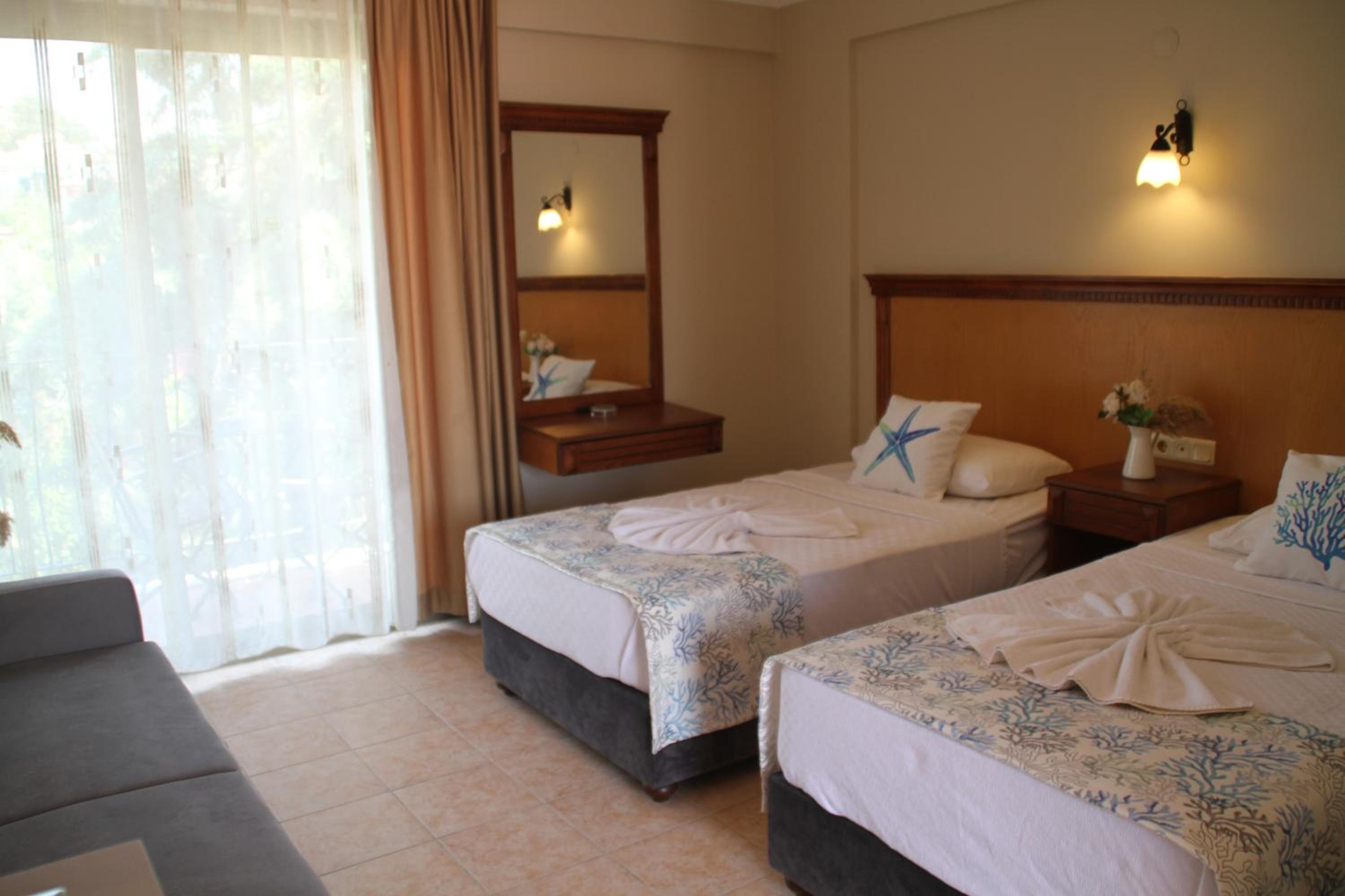 Rosy Suites Hotel - Image 33