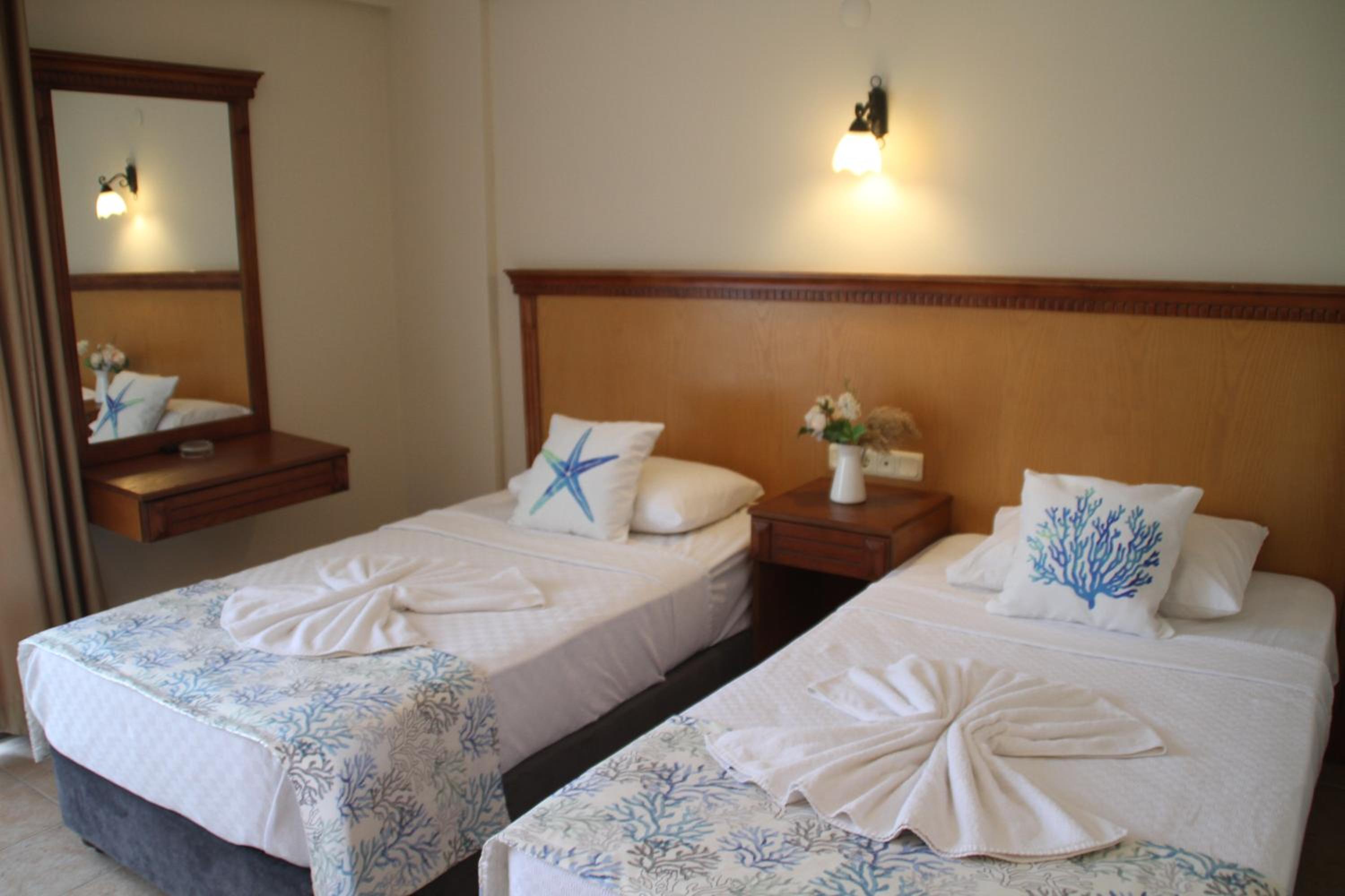 Rosy Suites Hotel - Image 38