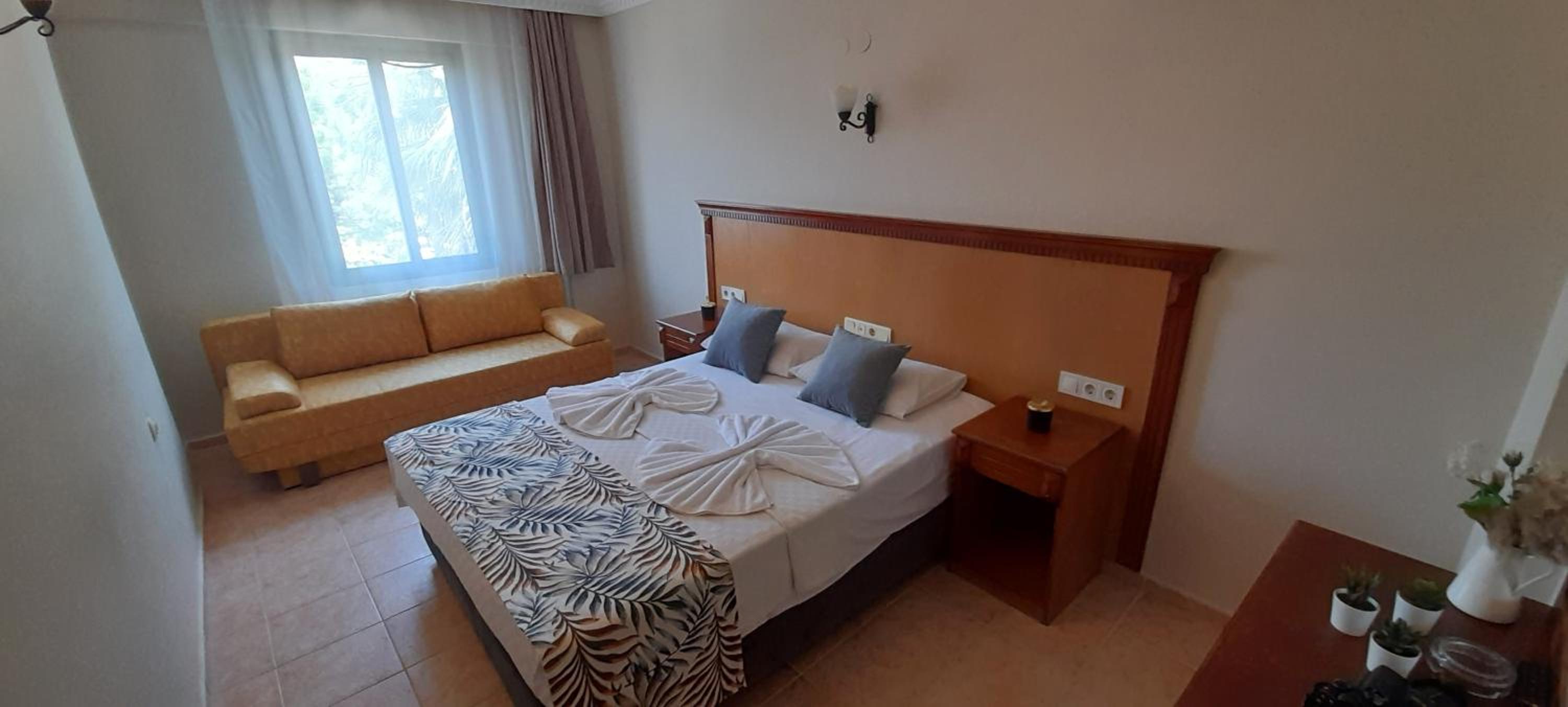 Rosy Suites Hotel - Image 35