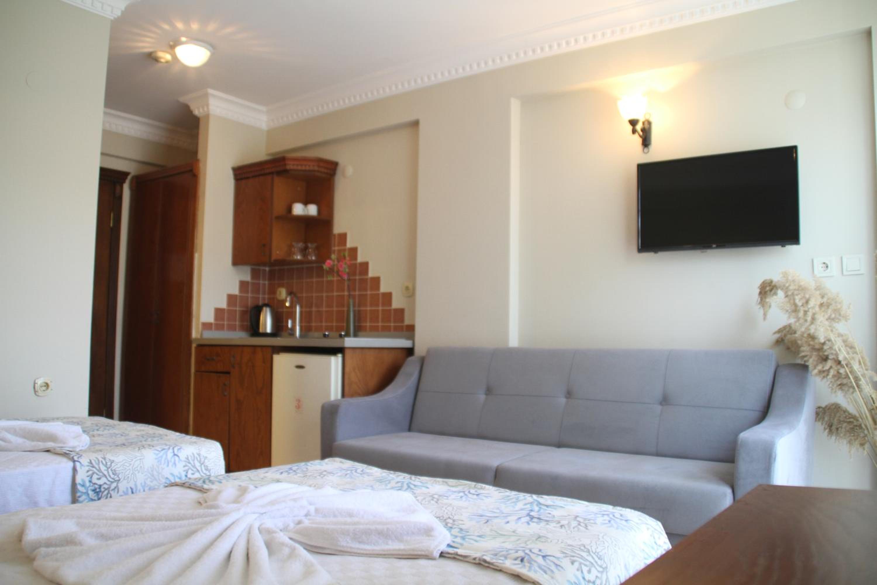 Rosy Suites Hotel - Image 36