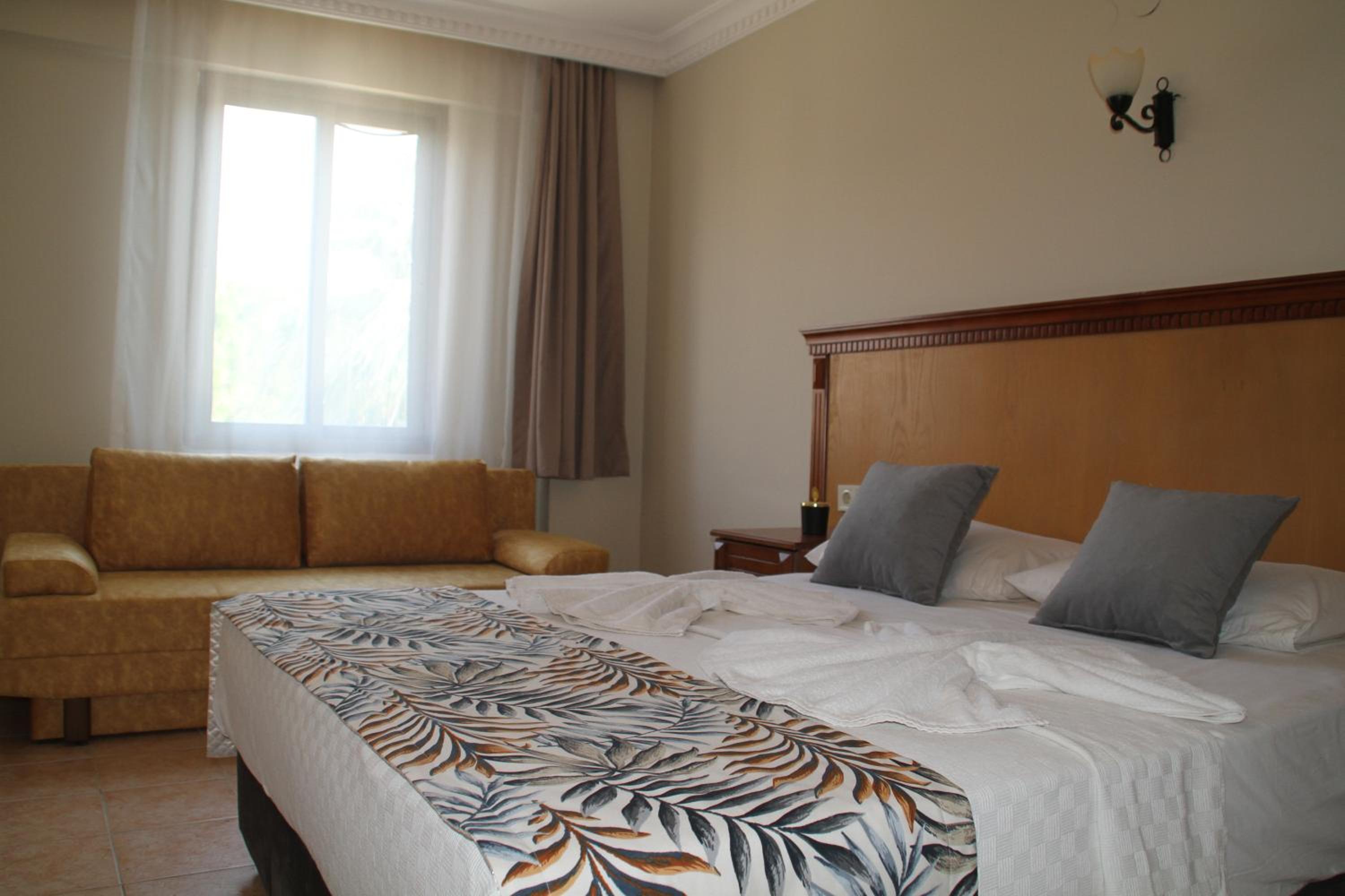Rosy Suites Hotel - Image 86