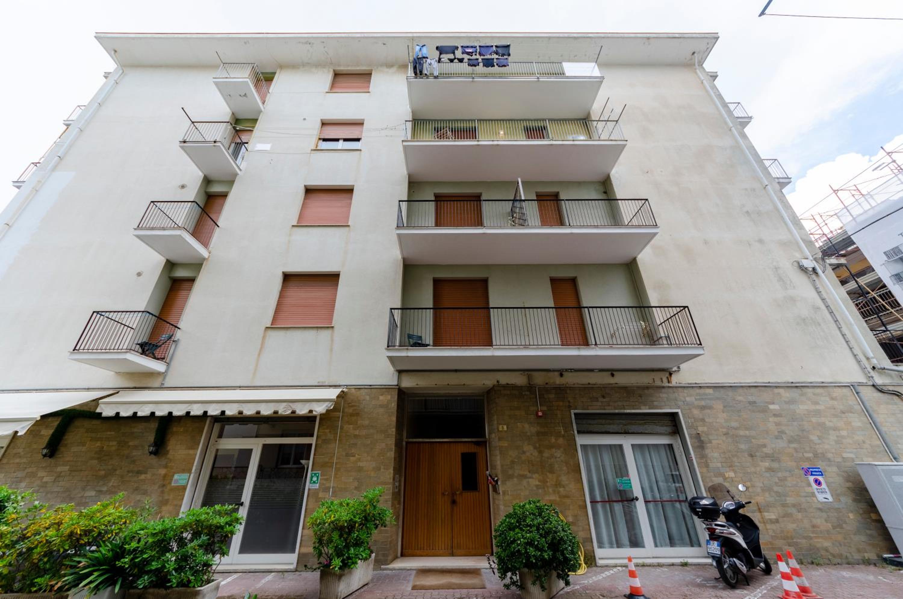 JOIVY Spacious 2-bedroom flat with Balcony near Beach in Sestri Levante view 3