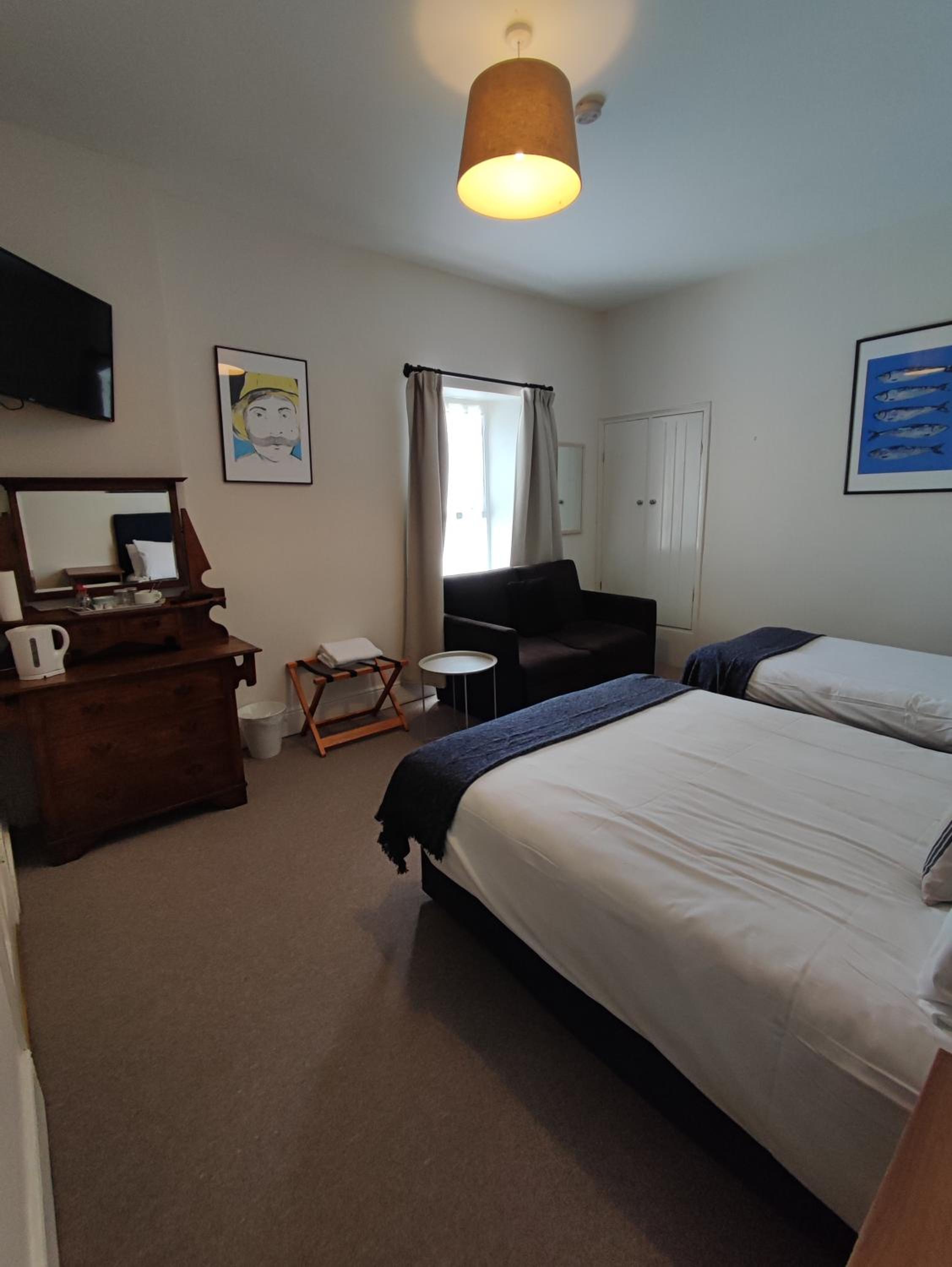 Rolling Wave Guesthouse