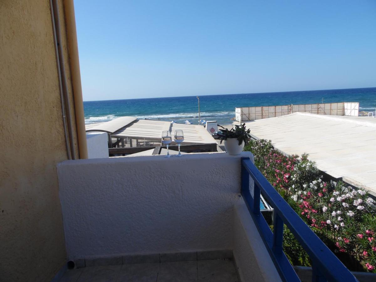 Mike's Beach Apartments & Studios