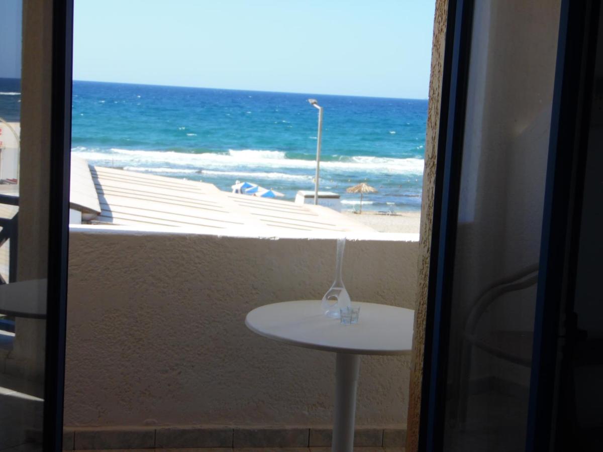 Mike's Beach Apartments & Studios