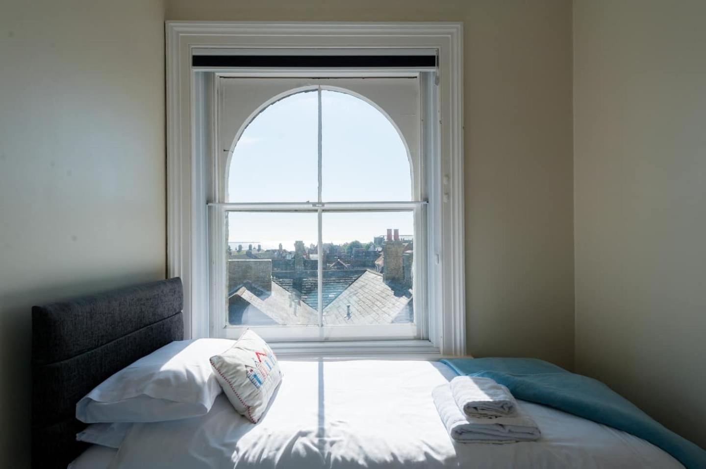 The Lookout Penthouse view 4