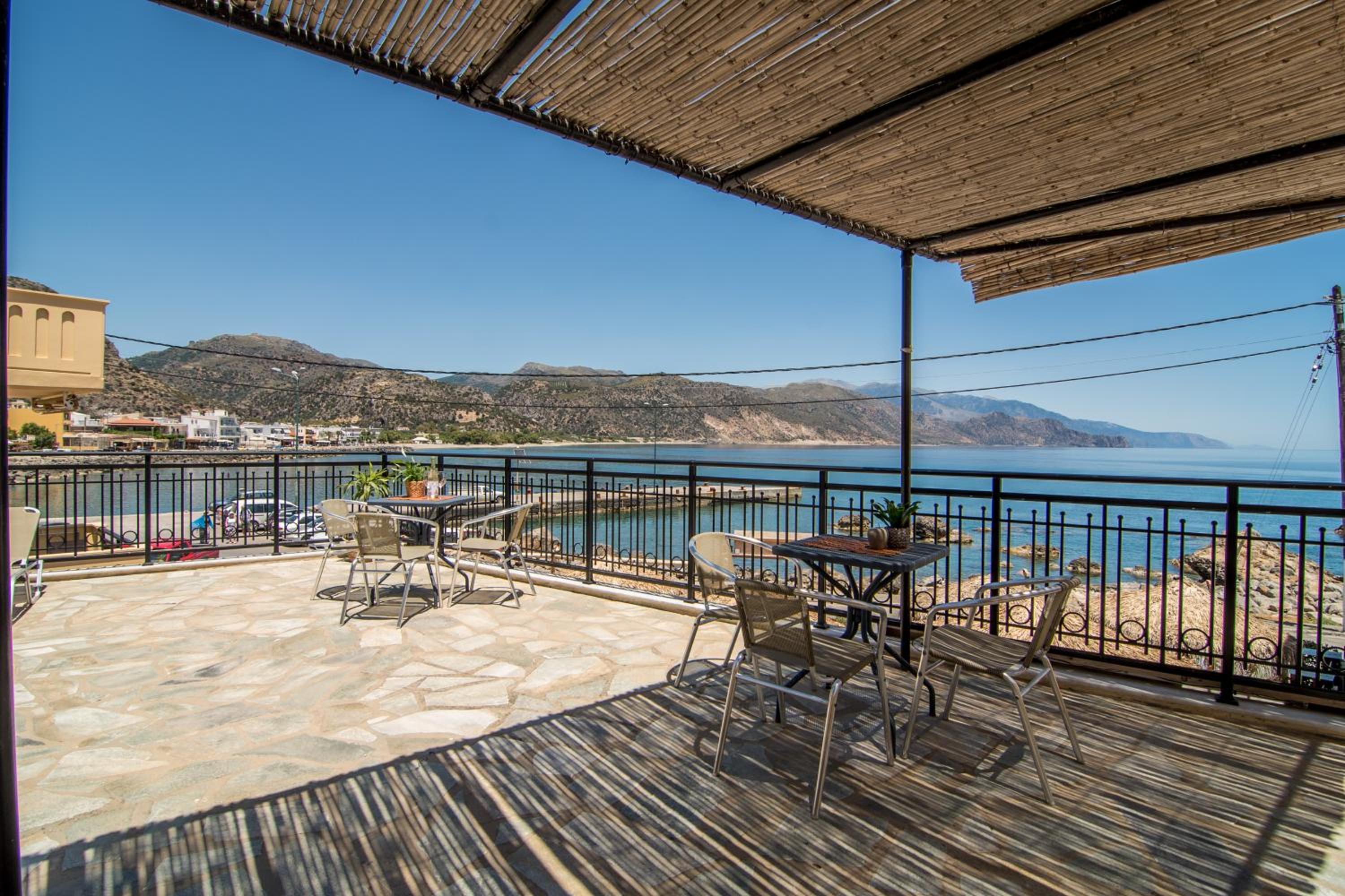 Harbour Studios And Apartments photo 5