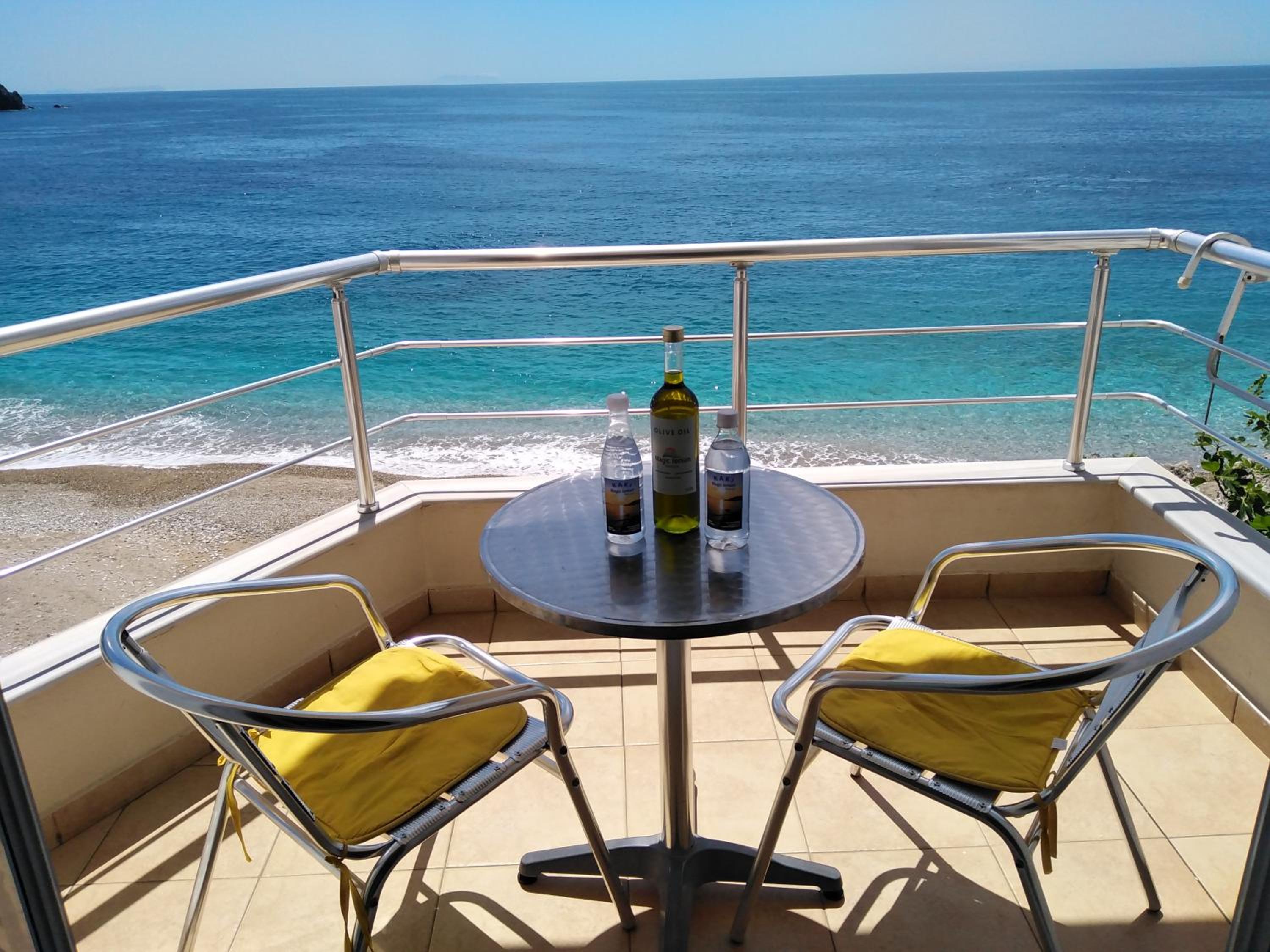 Magic Ionian Apartments & Rooms