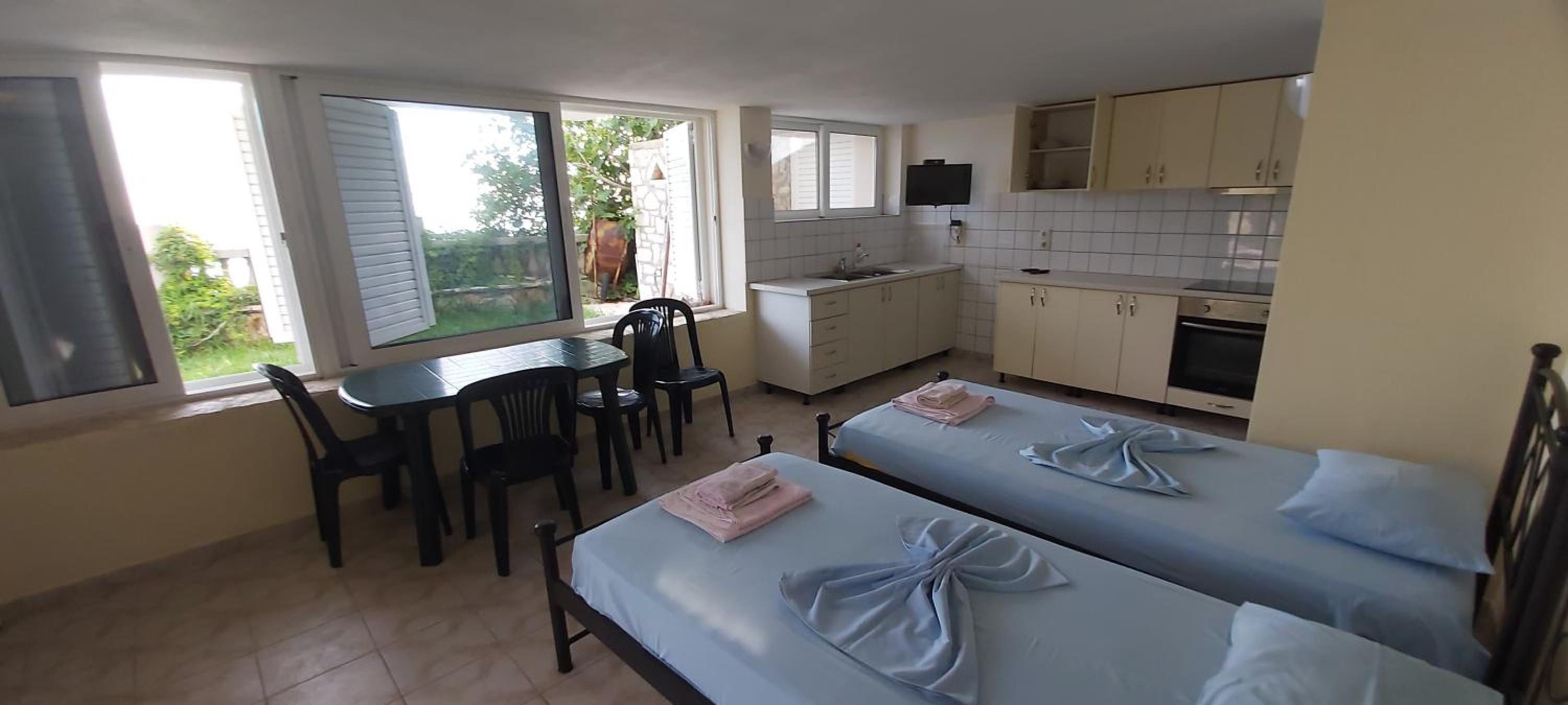 Magic Ionian Apartments & Rooms