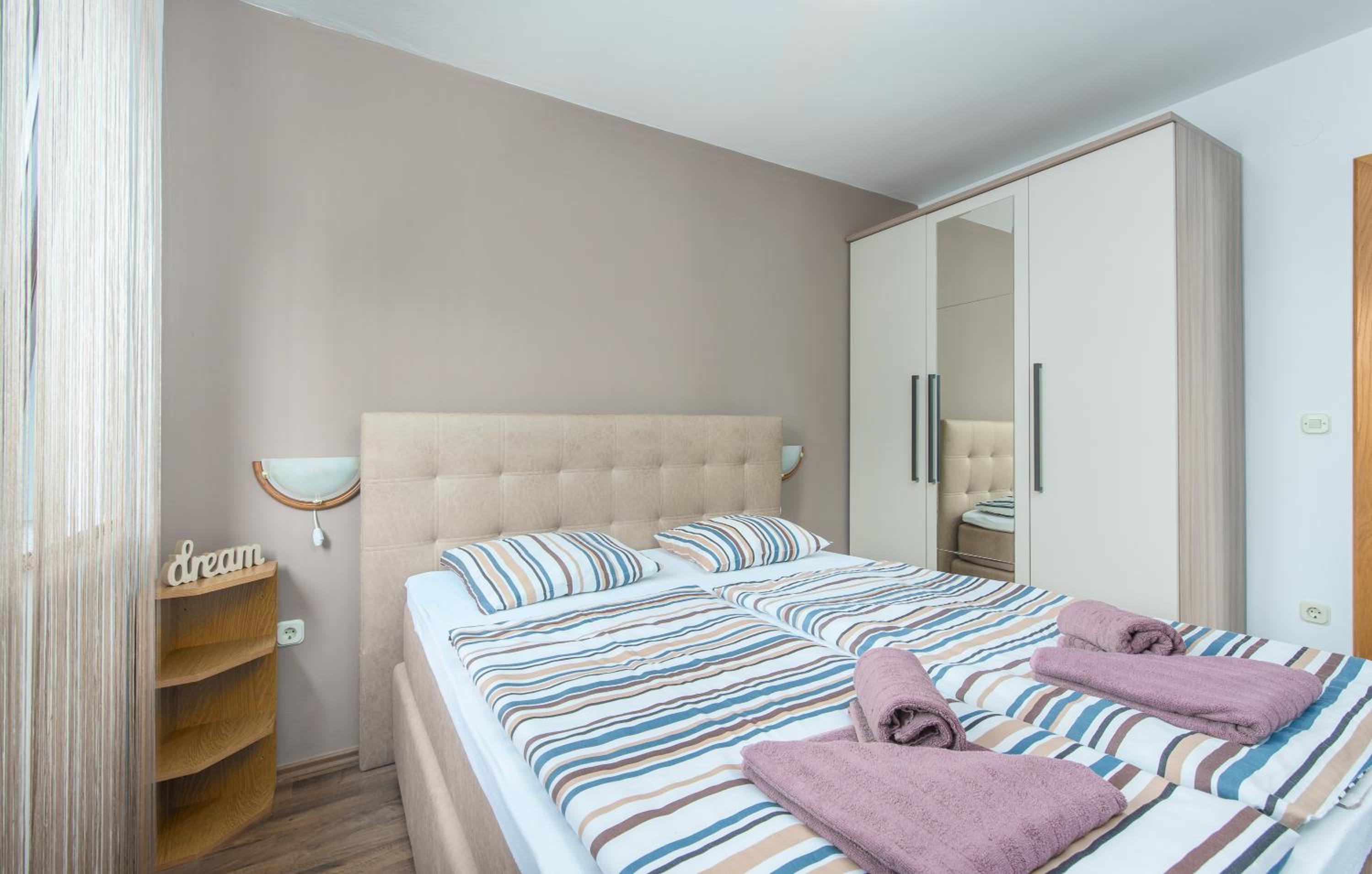 Apartmani Lorena - Property Image 12