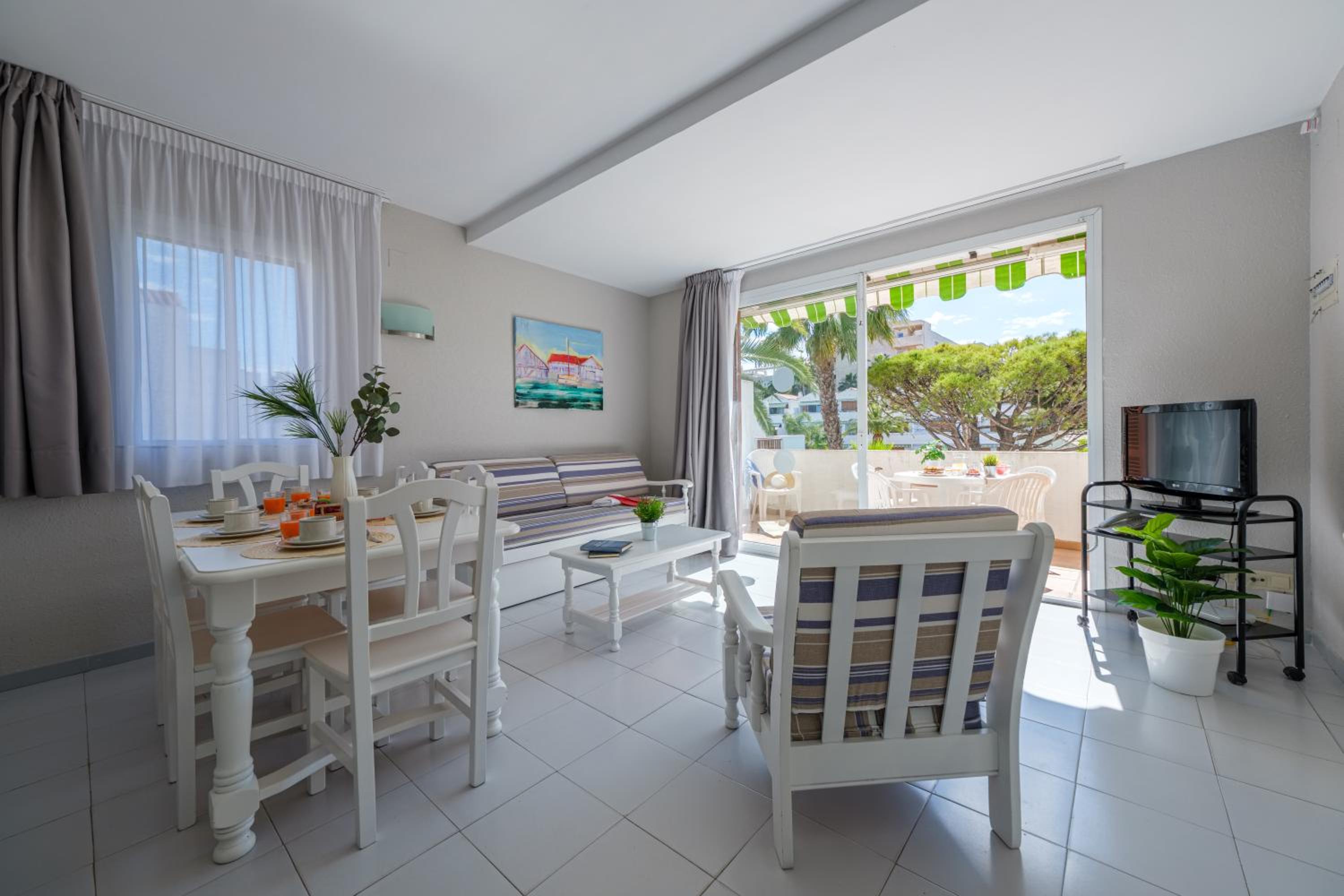 Apartamentos Estival Park