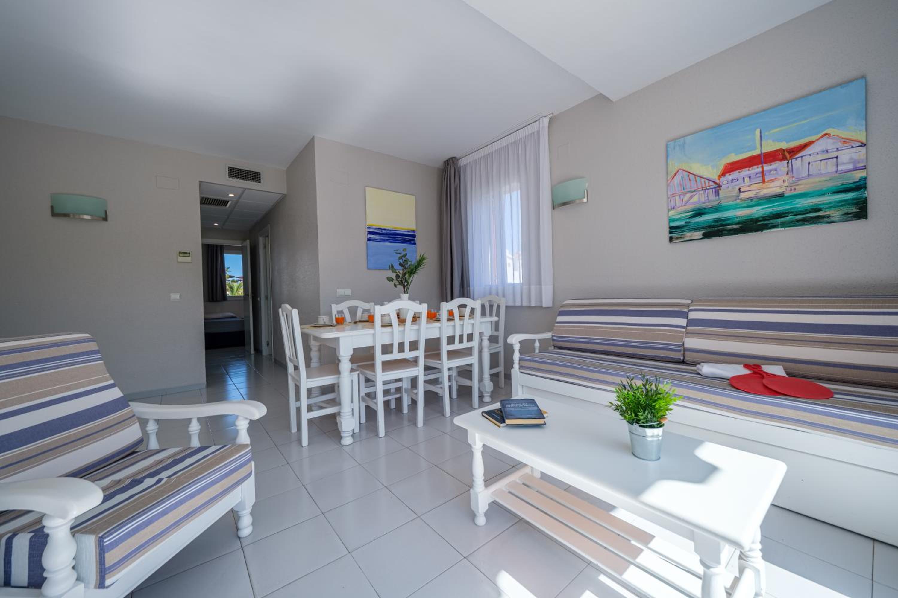Apartamentos Estival Park