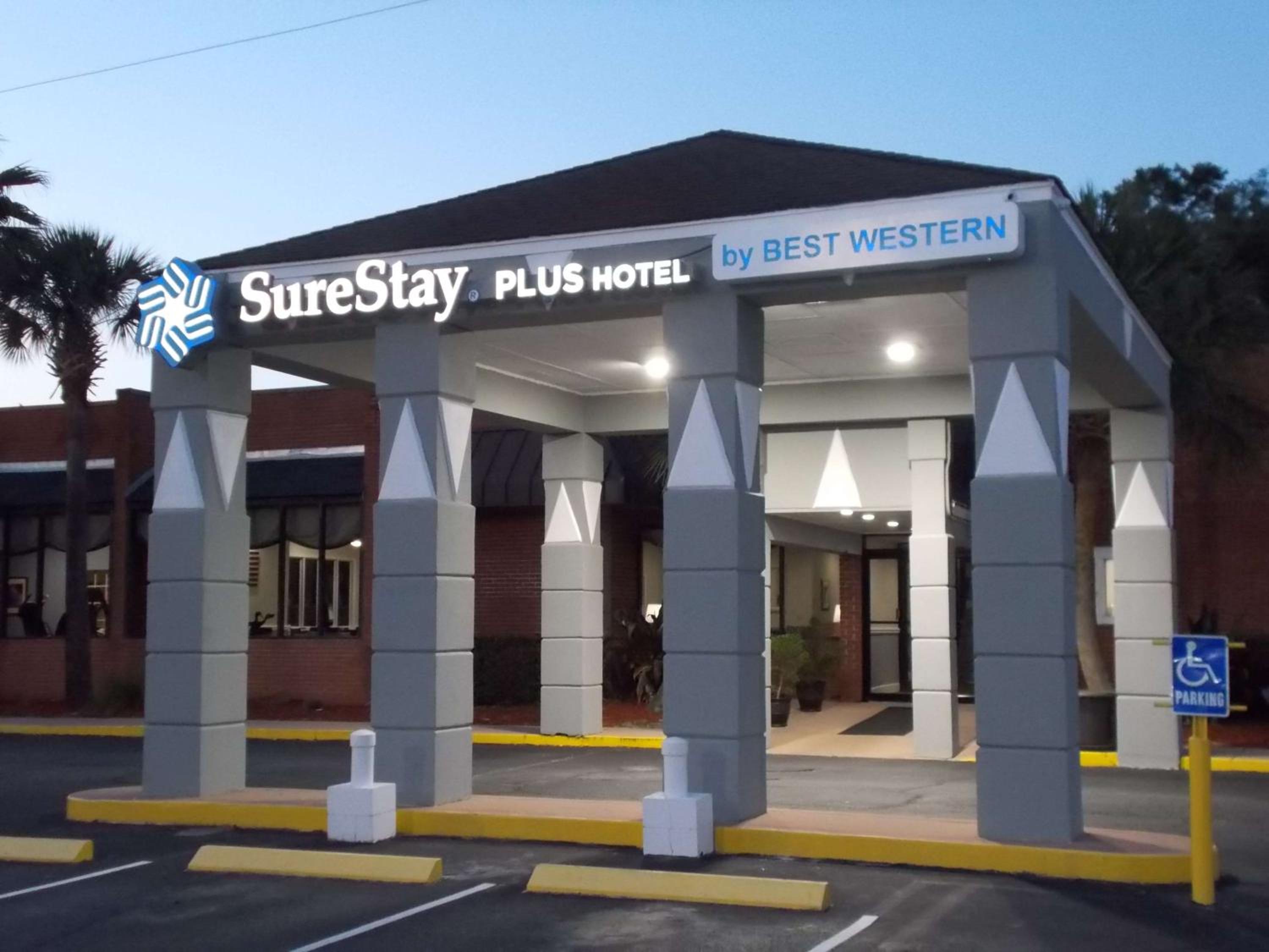 Kingsland Vacations - SureStay Plus Hotel by Best Western St Marys Cumberland - Property Image 1