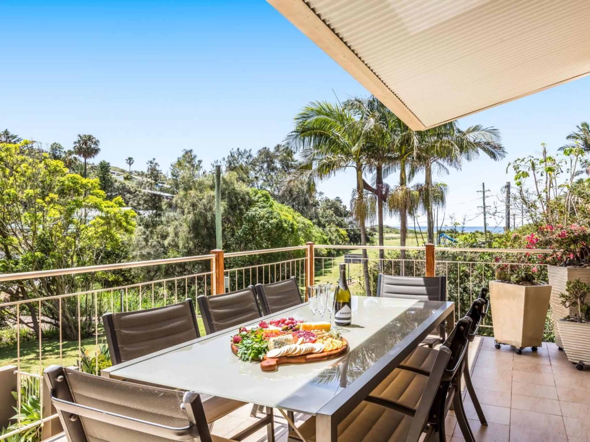 Stanwell Beach Glass House